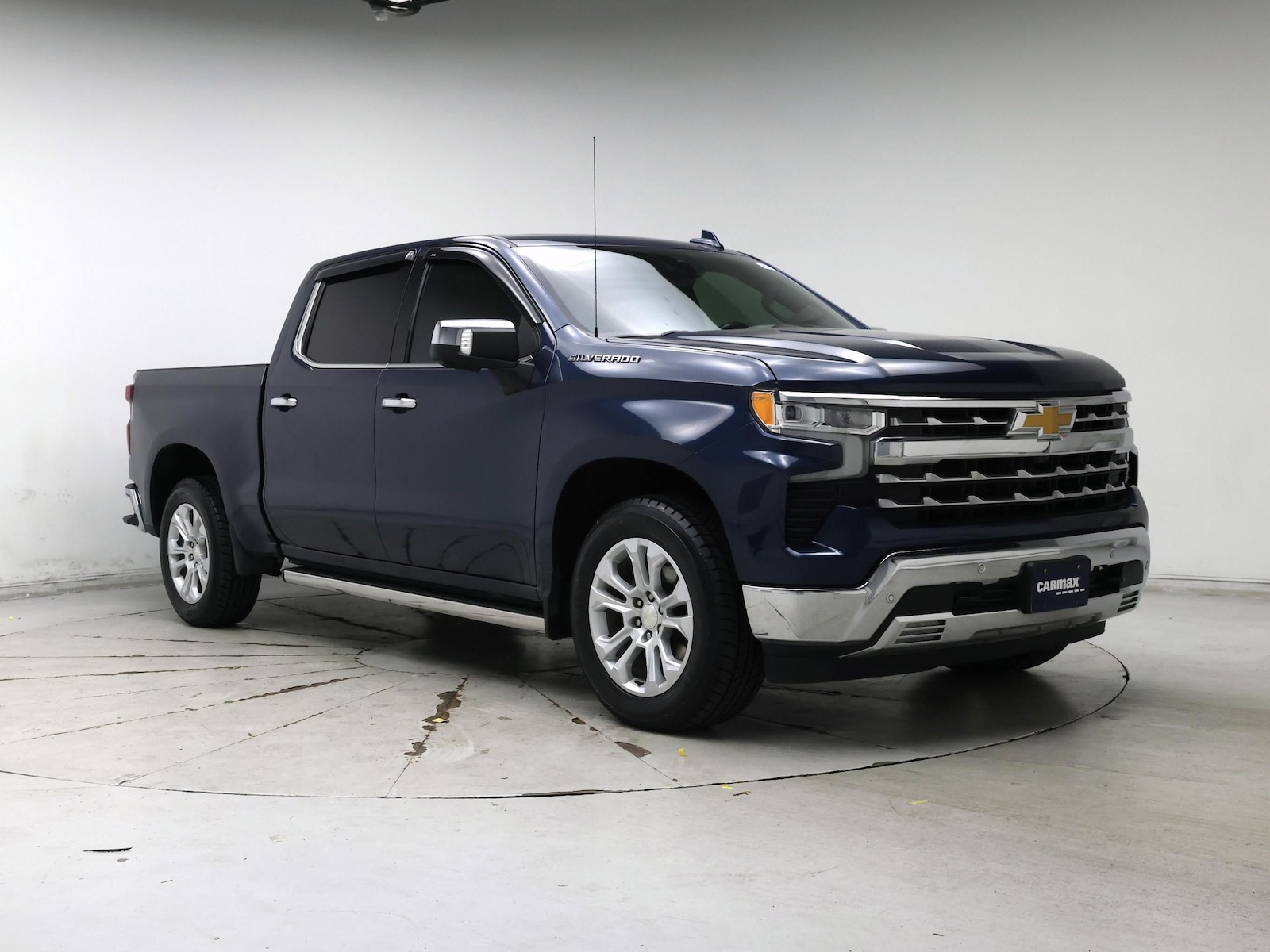 2022 Chevrolet Silverado 1500 LTZ - Photo 2
