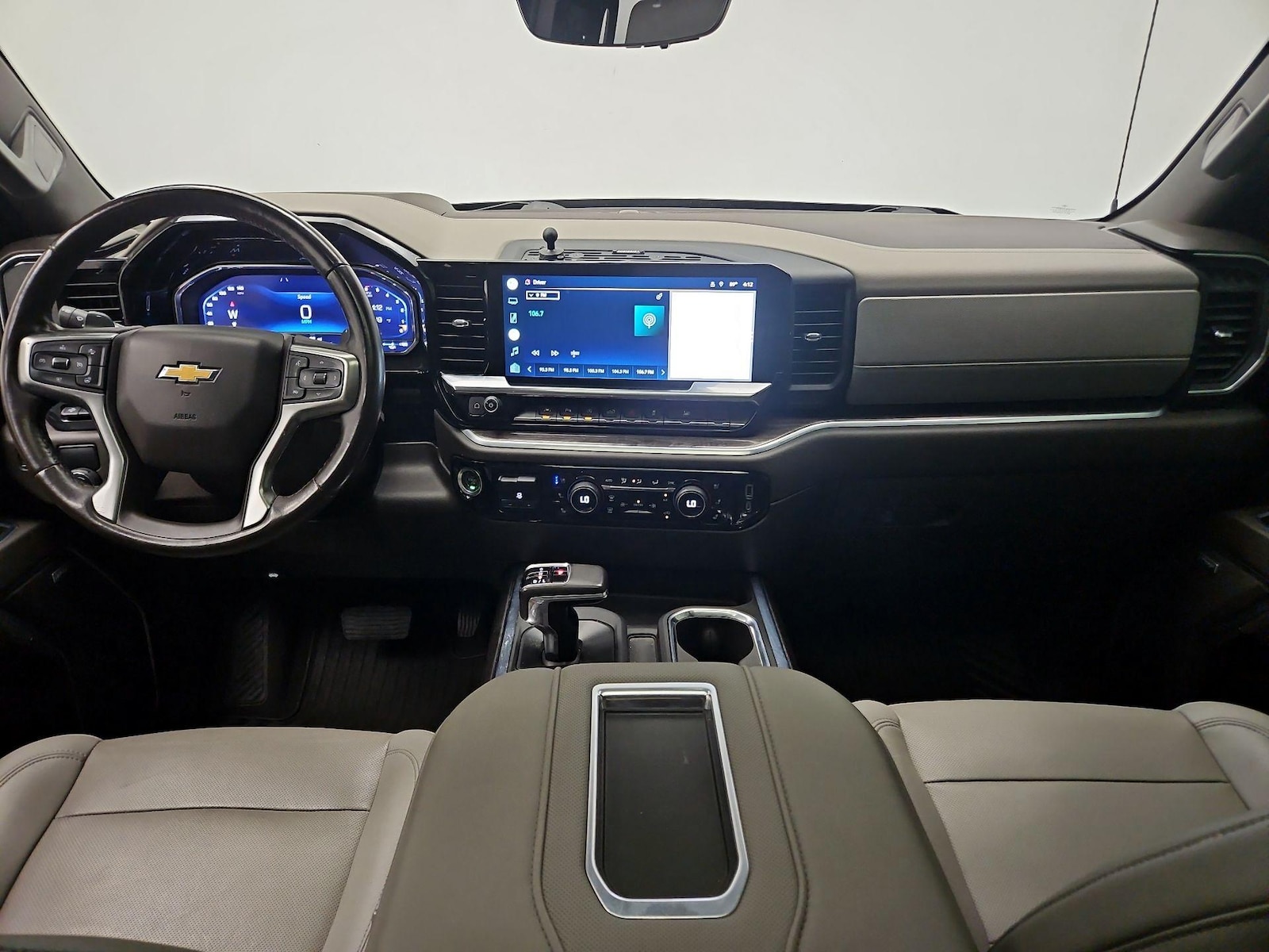 2022 Chevrolet Silverado 1500 LTZ - Photo 10
