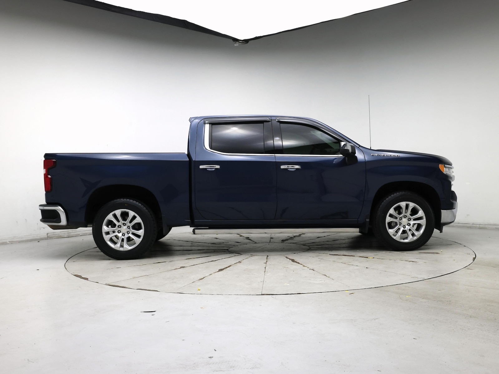 2022 Chevrolet Silverado 1500 LTZ - Photo 8