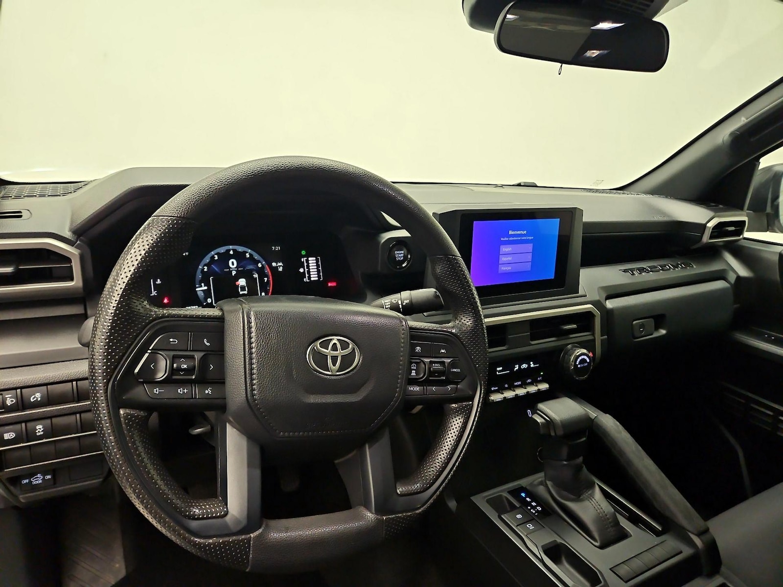 2025 Toyota Tacoma SR - Photo 10