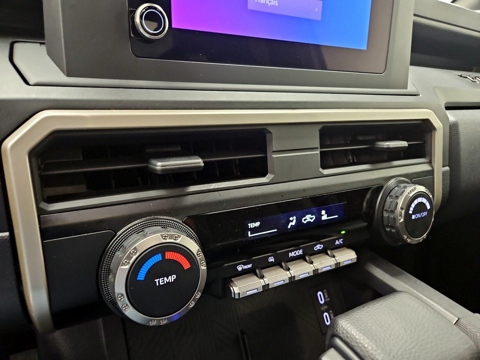 2025 Toyota Tacoma SR - Photo 18