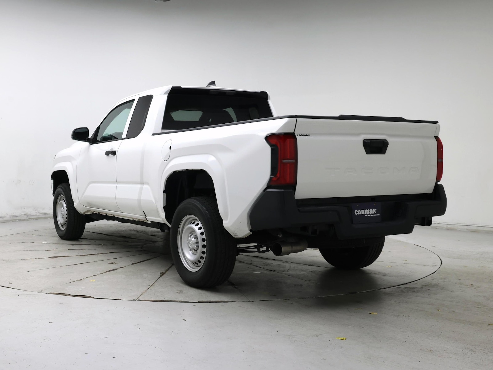 2025 Toyota Tacoma SR - Photo 3