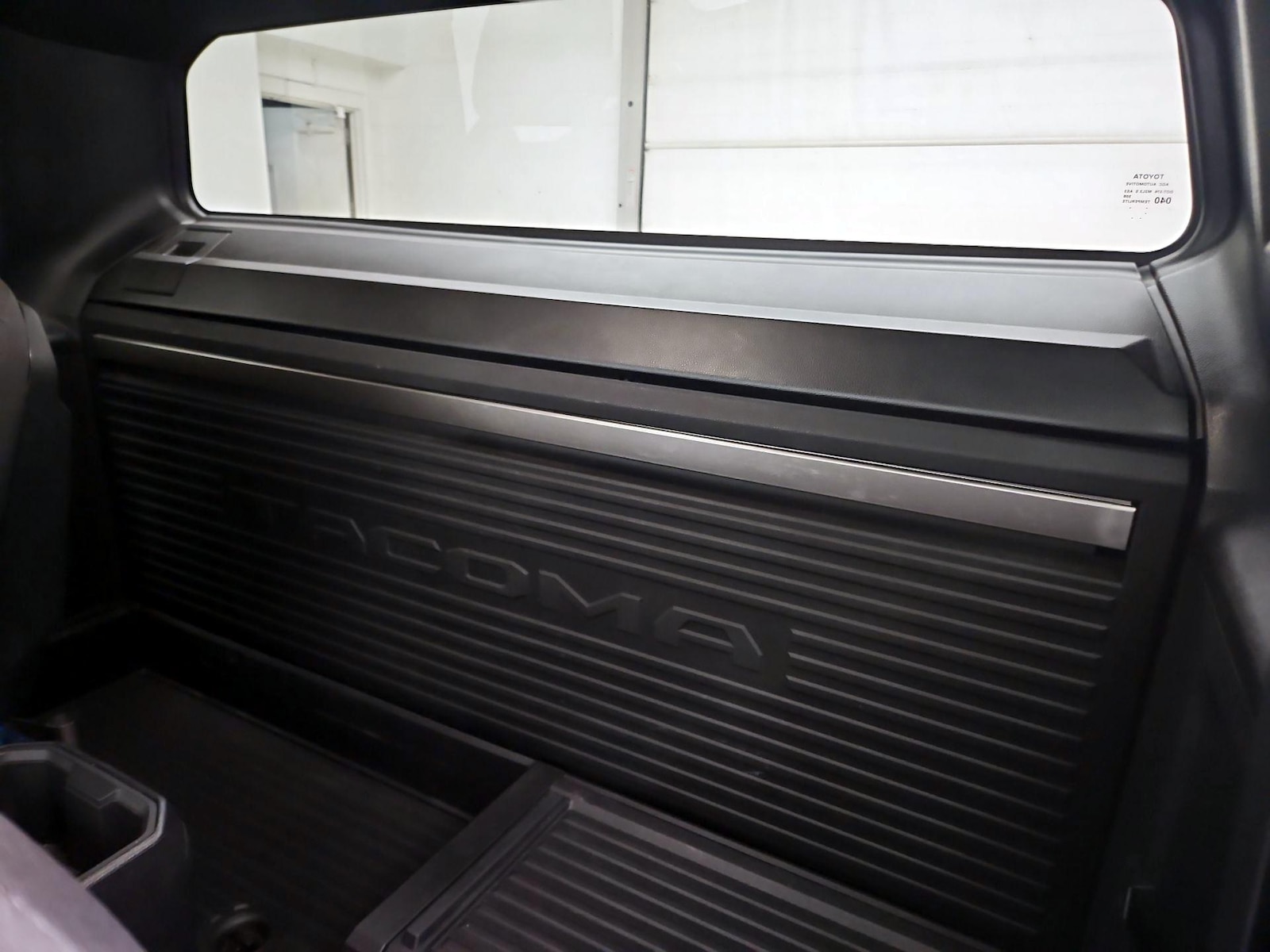 2025 Toyota Tacoma SR - Photo 21