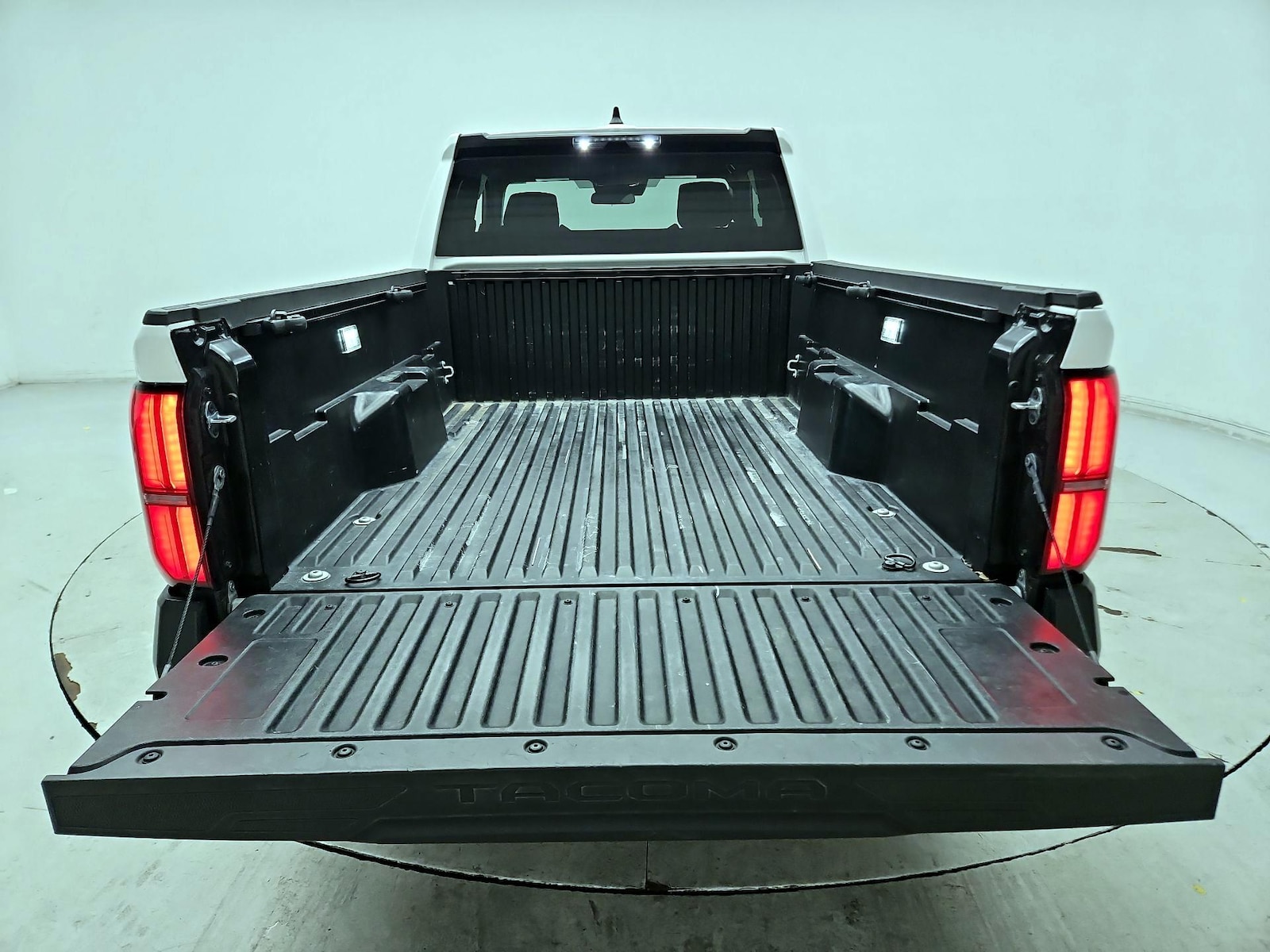 2025 Toyota Tacoma SR - Photo 22