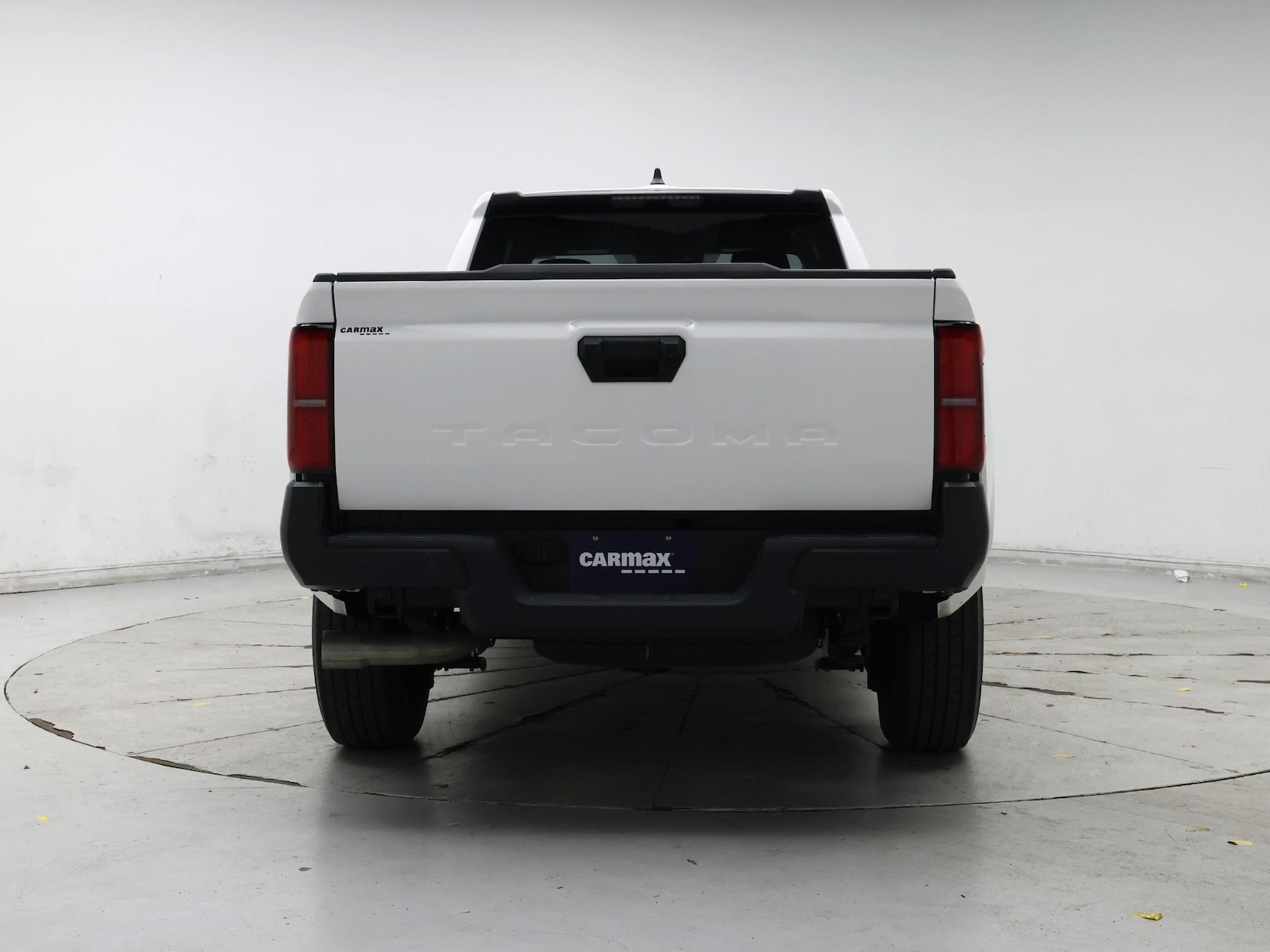 2025 Toyota Tacoma SR - Photo 7
