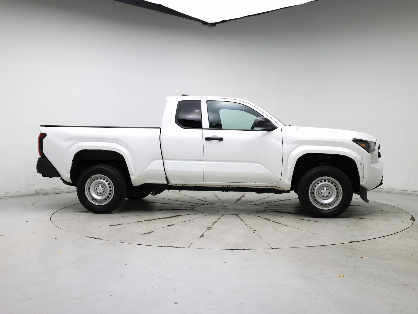 2025 Toyota Tacoma SR - Photo 8