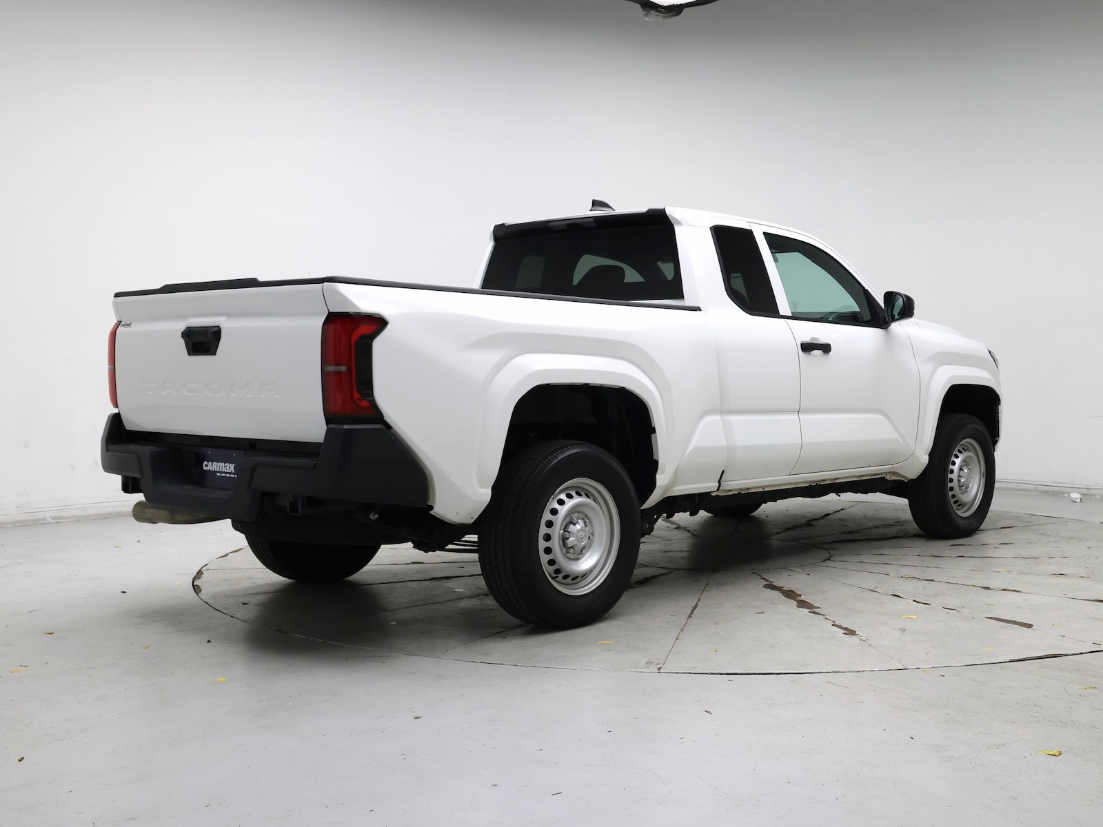 2025 Toyota Tacoma SR - Photo 9