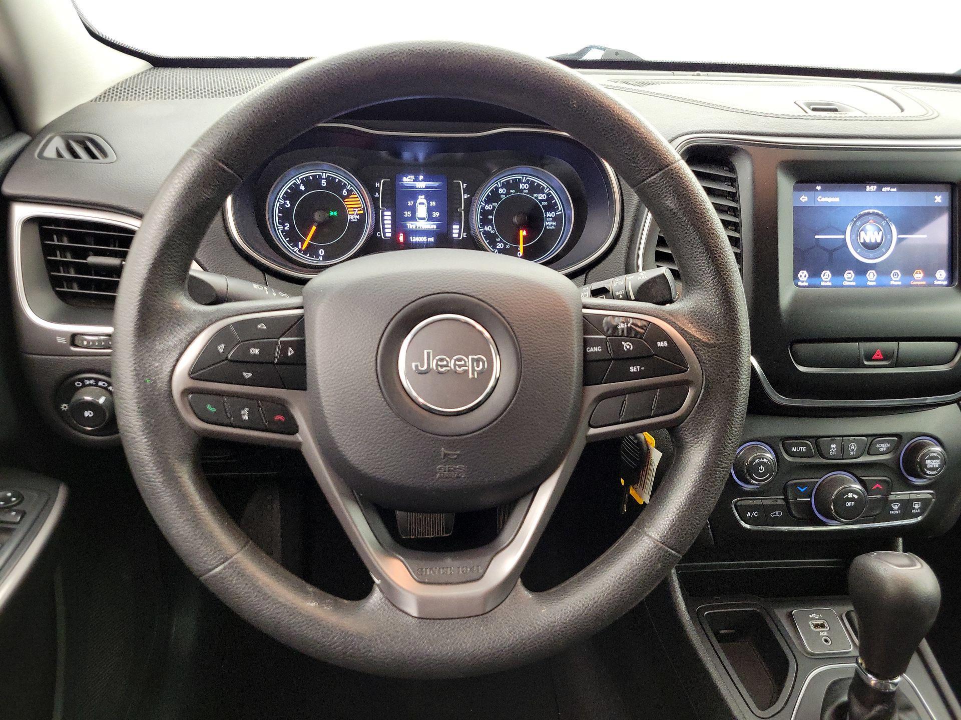 Thumbnail: 2019 Jeep Cherokee - 10