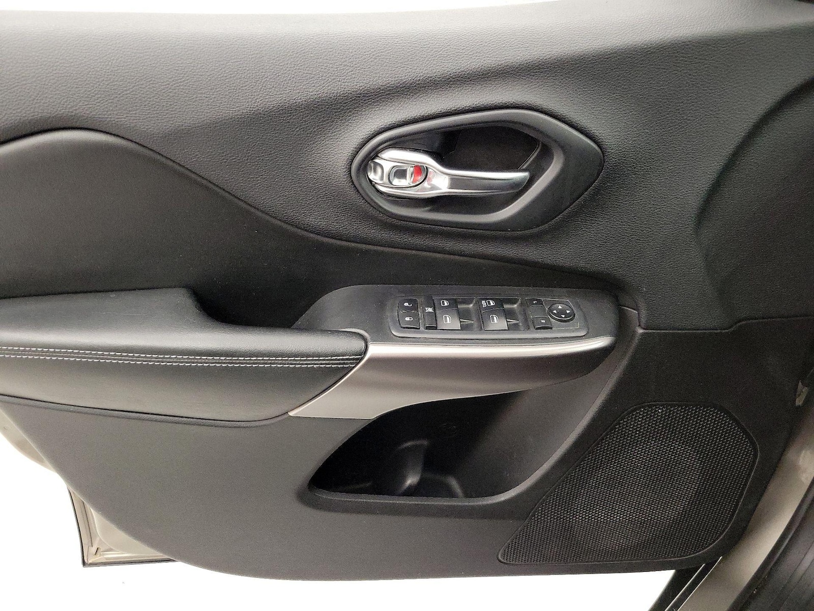 2019 Jeep Cherokee Latitude - Photo 13
