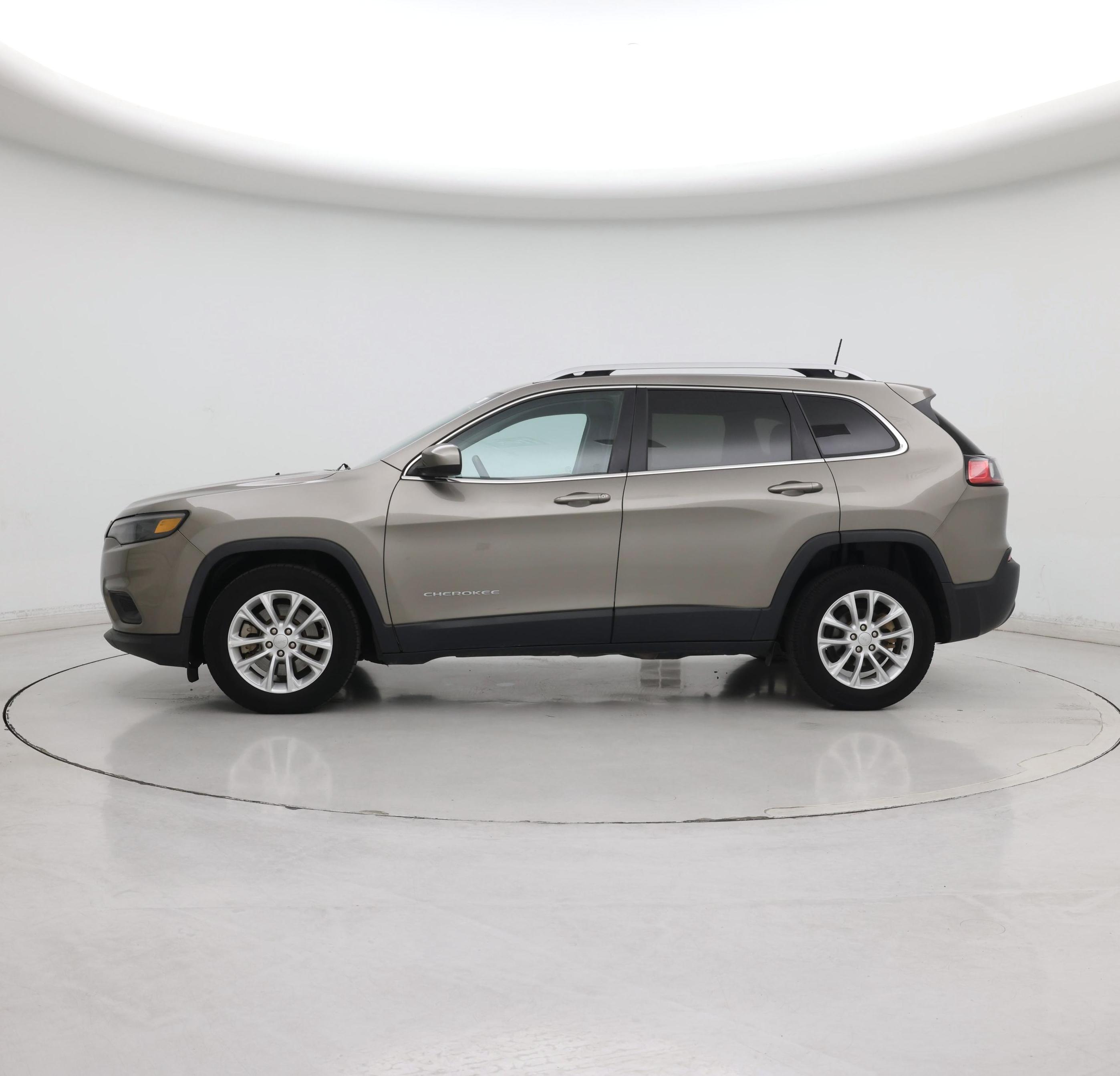 Thumbnail: 2019 Jeep Cherokee - 3