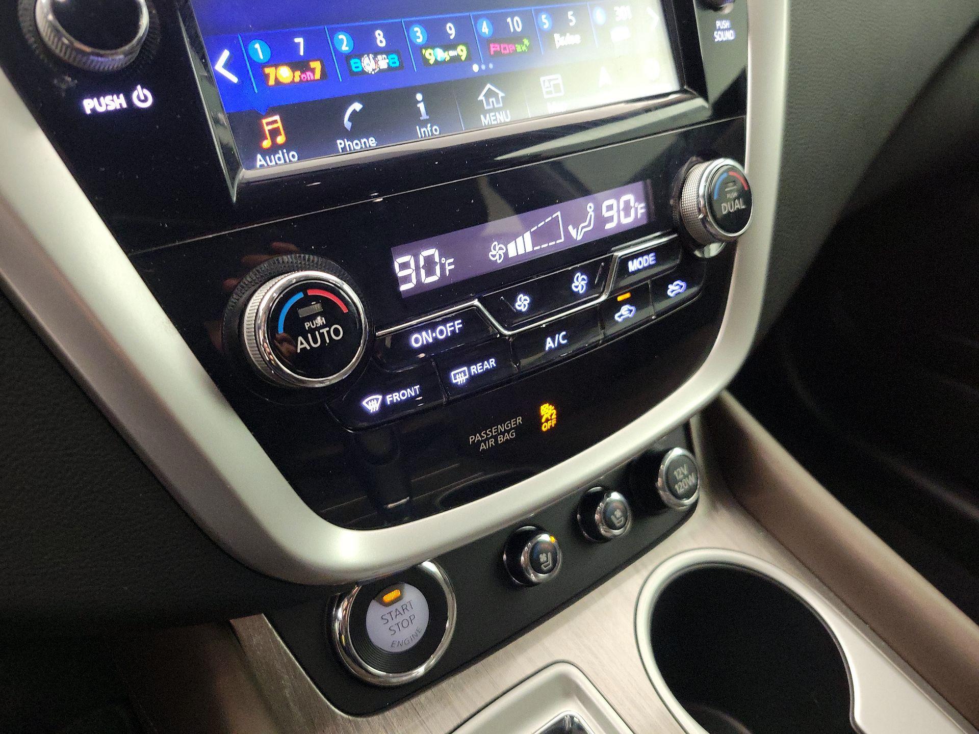 Thumbnail: 2015 Nissan Murano - 17