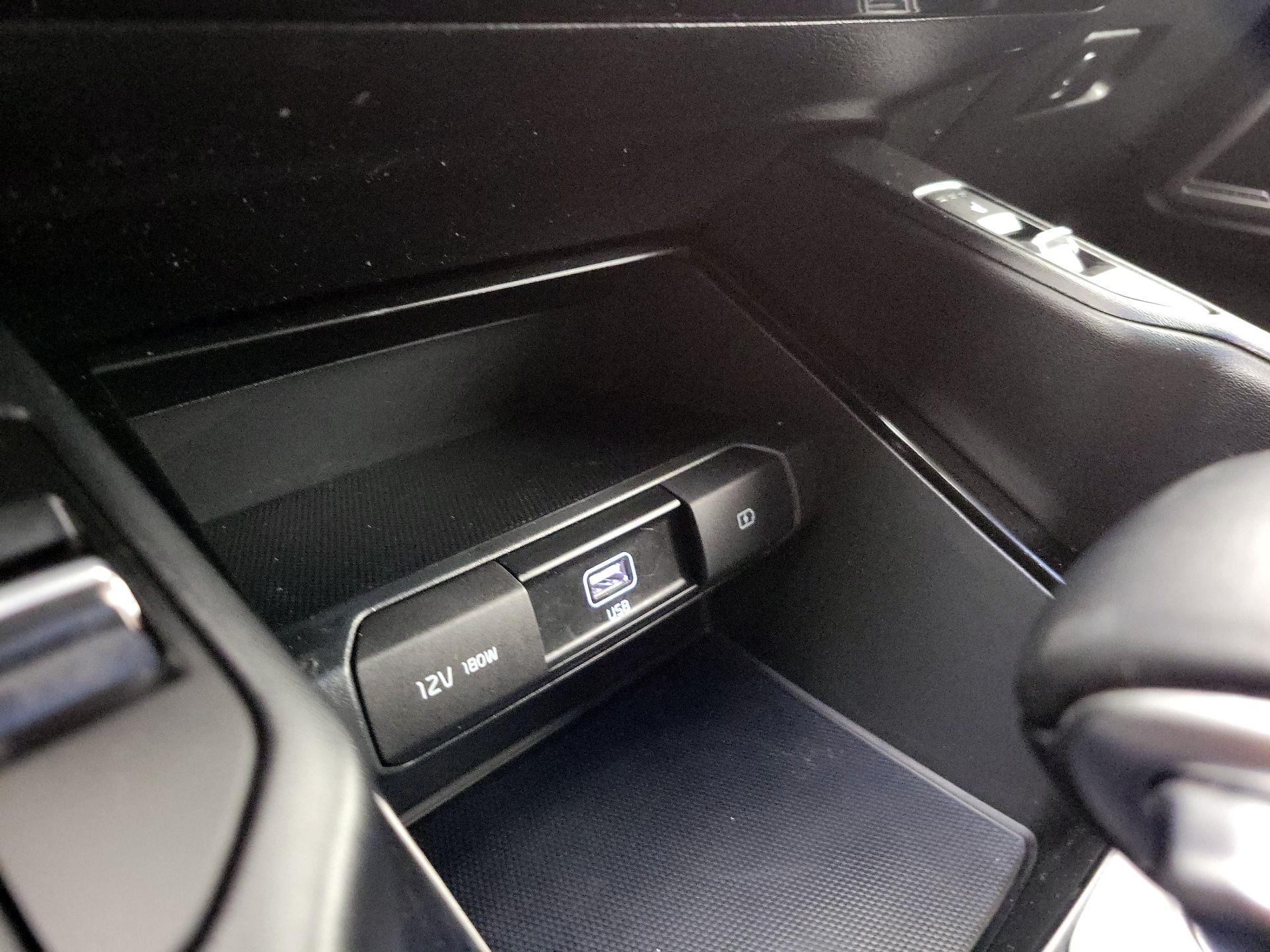 Thumbnail: 2021 Kia Telluride - 18