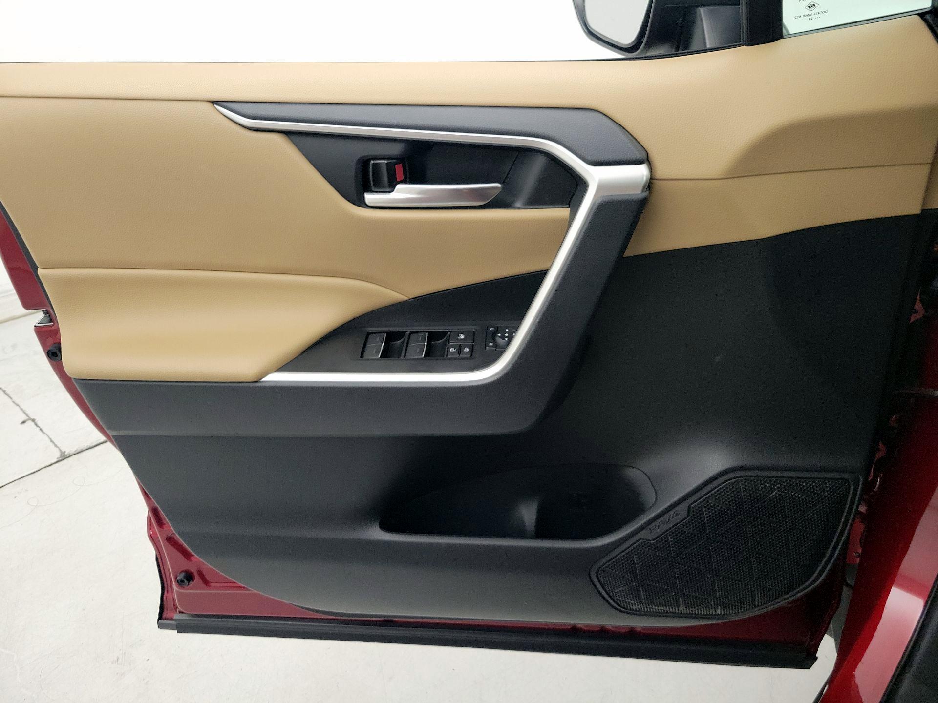 Thumbnail: 2024 Toyota RAV4 - 12