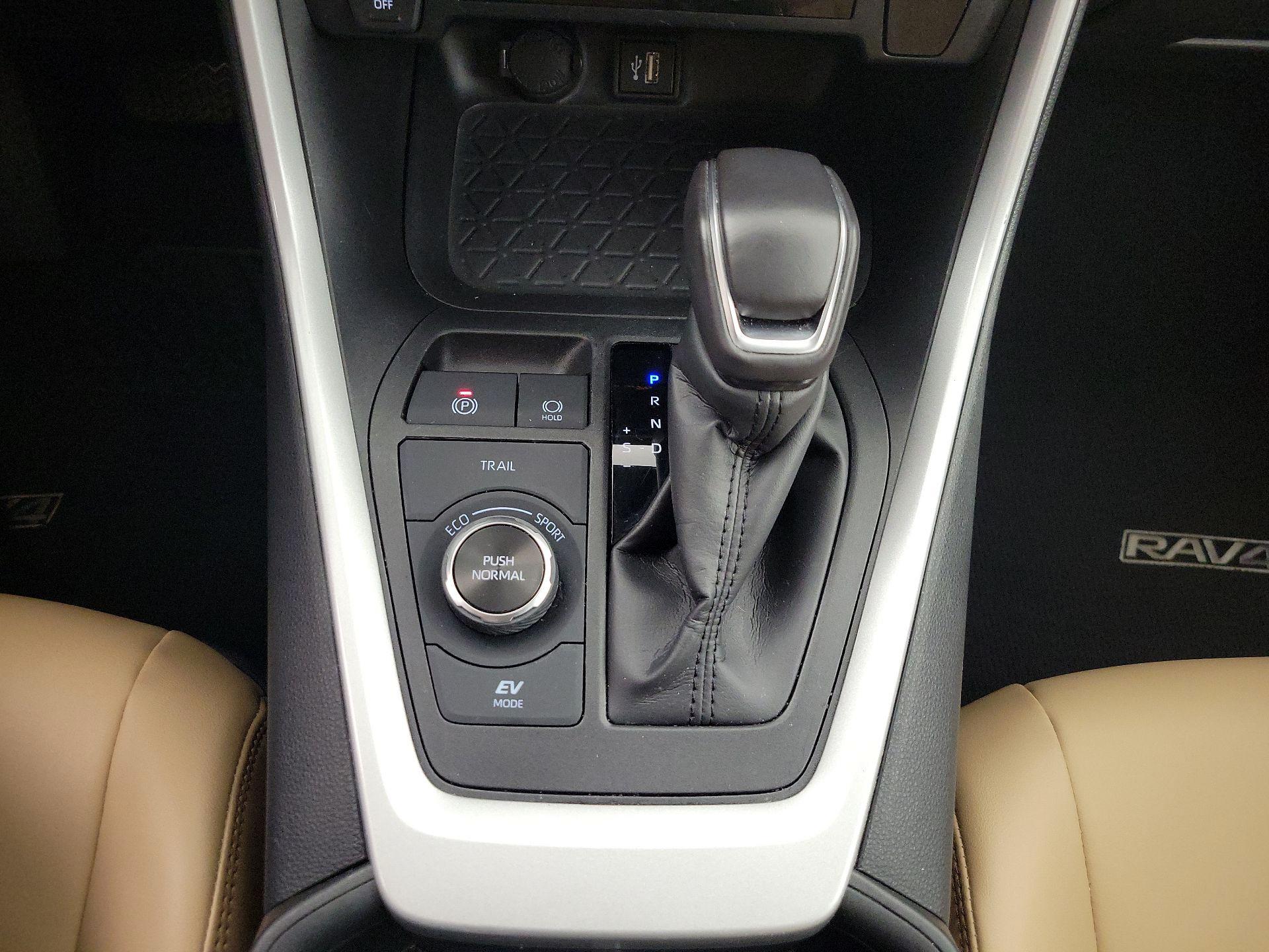 Thumbnail: 2024 Toyota RAV4 - 16