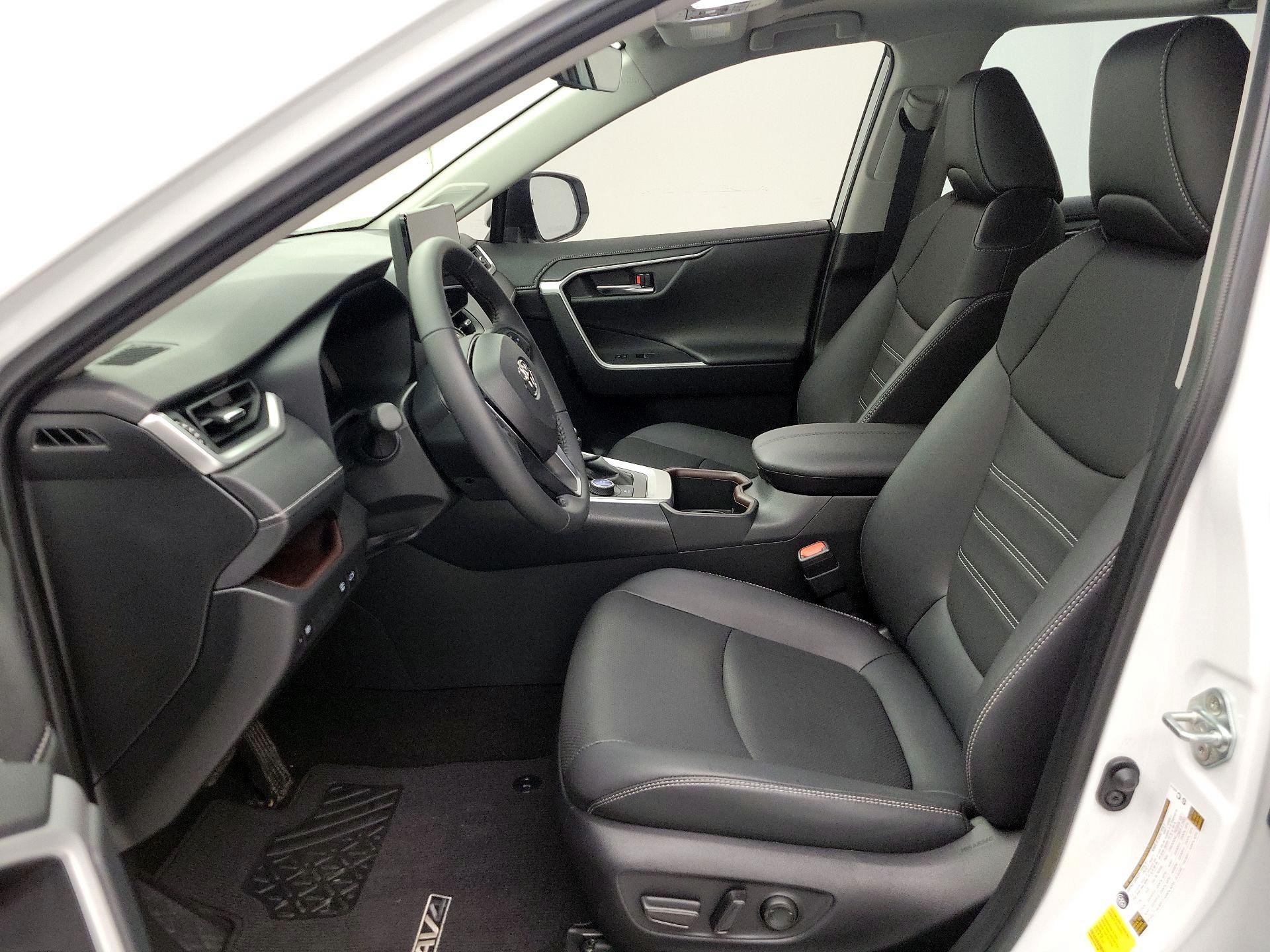 Thumbnail: 2025 Toyota RAV4 - 11