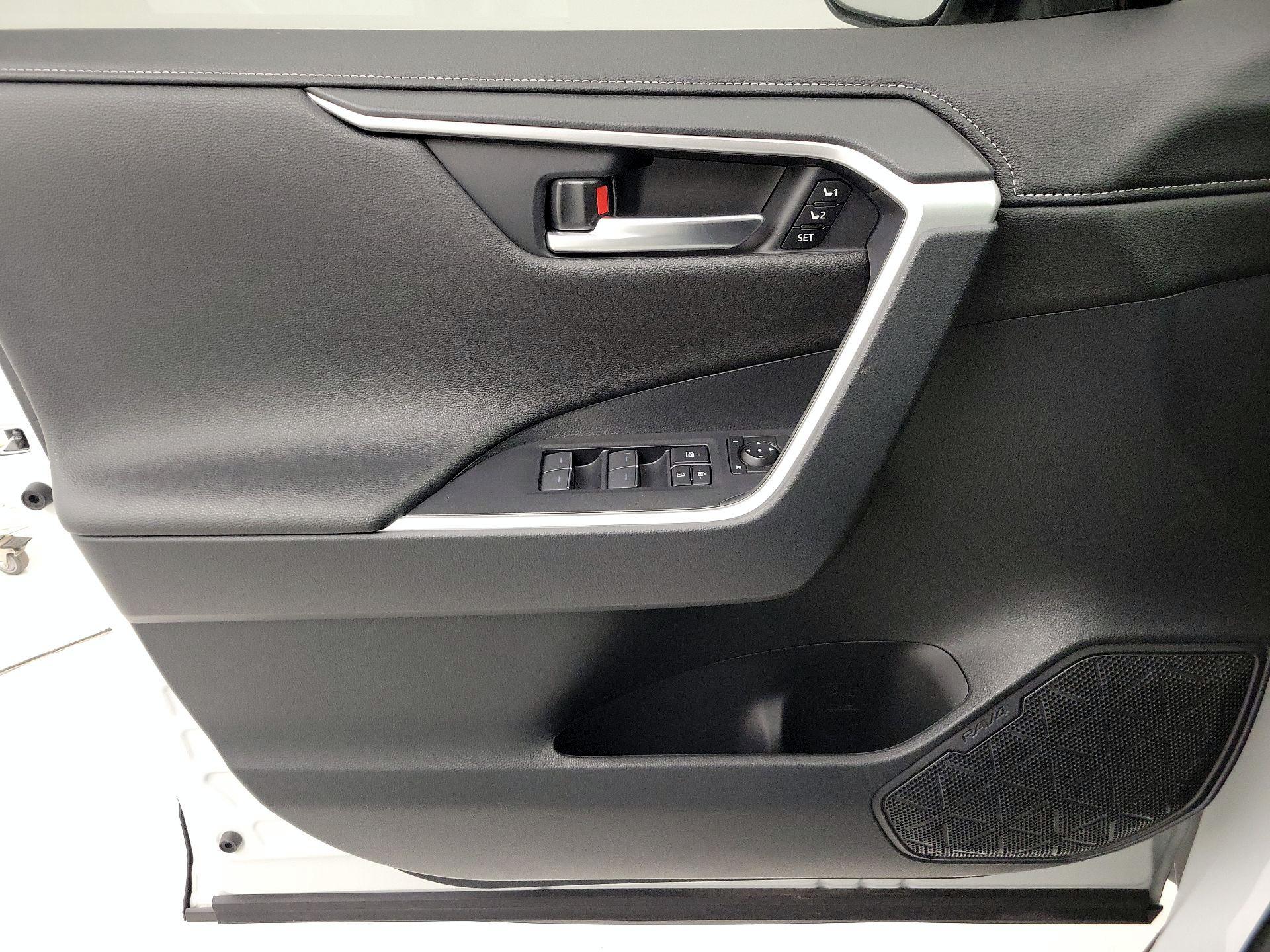 Thumbnail: 2025 Toyota RAV4 - 12