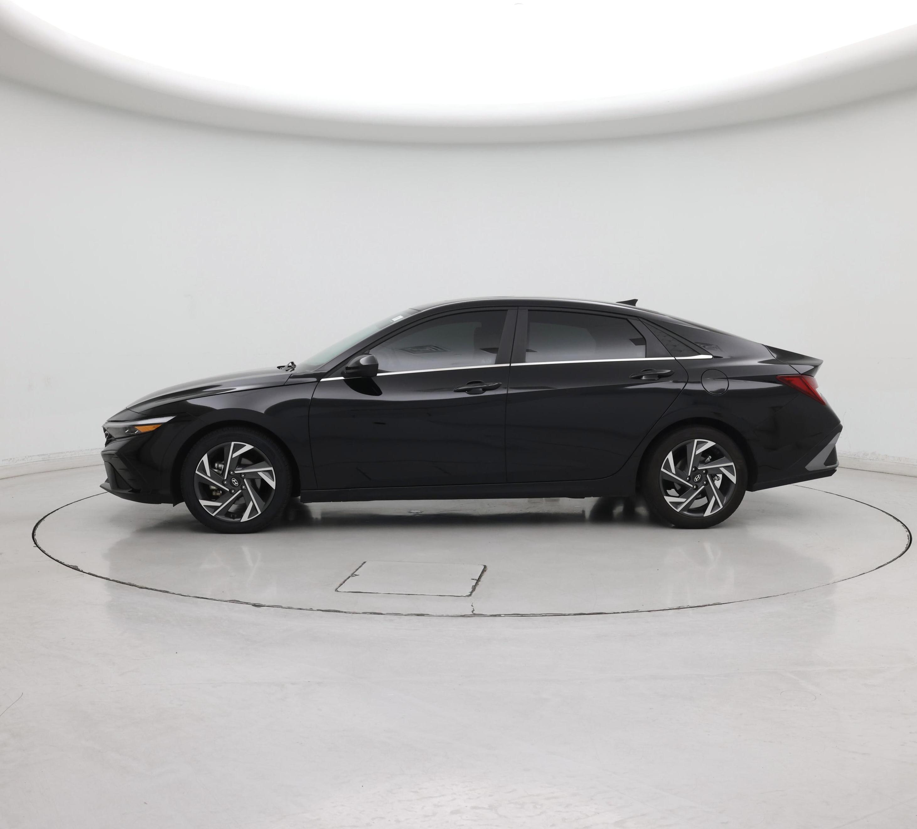 Thumbnail: 2024 Hyundai Elantra - 3