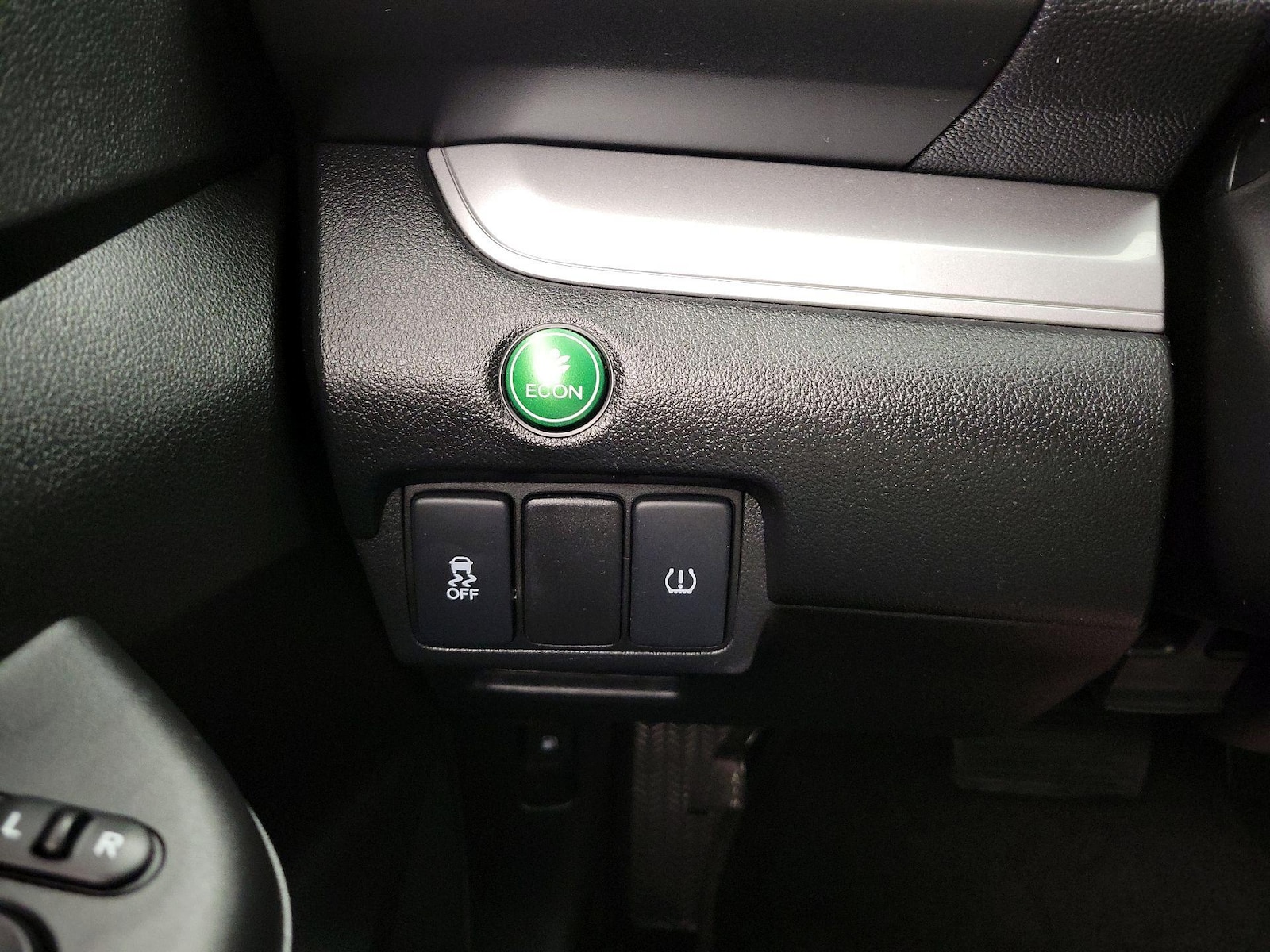 2015 Honda CR-V LX - Photo 14