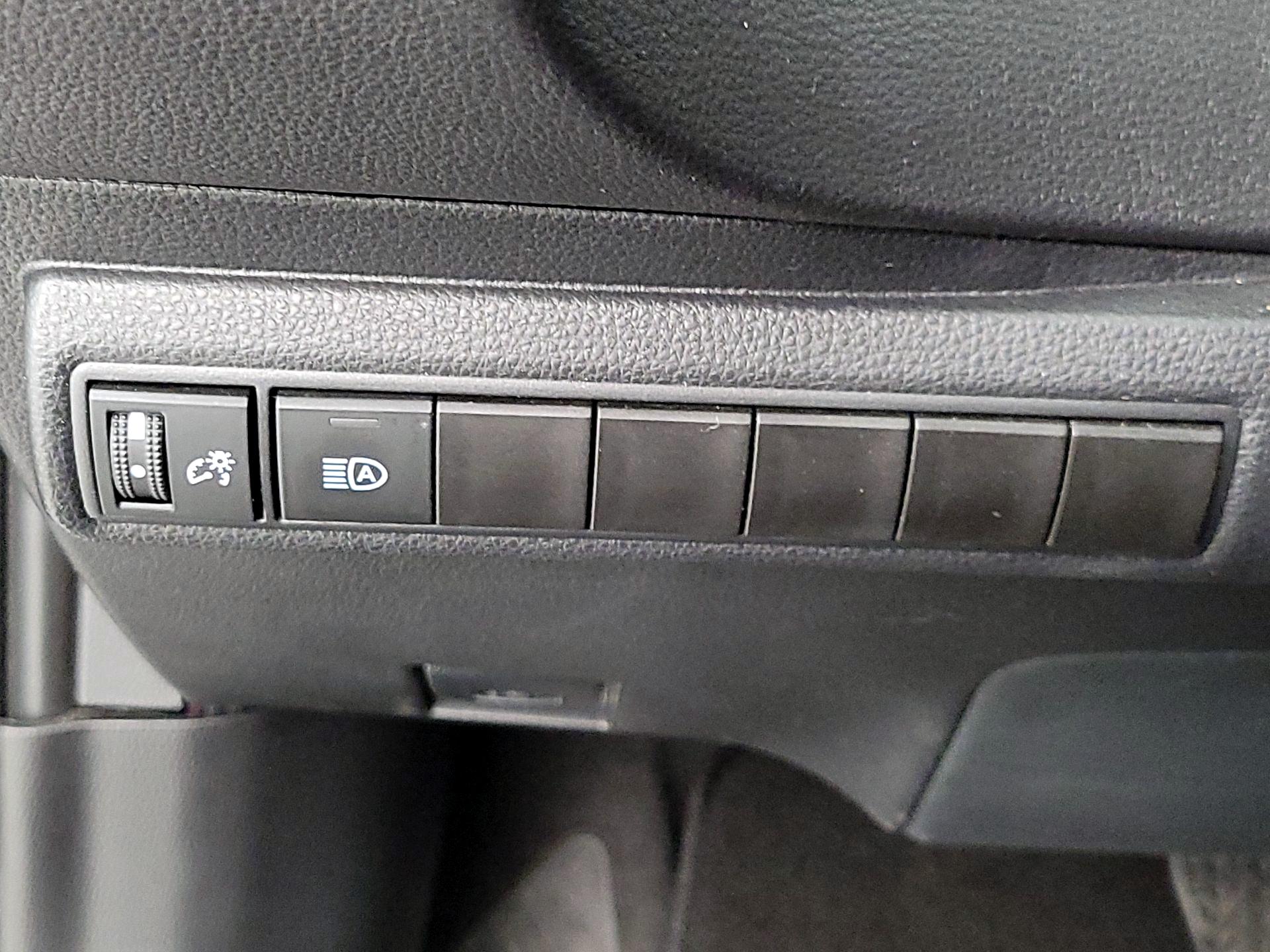 Thumbnail: 2025 Toyota Corolla - 13