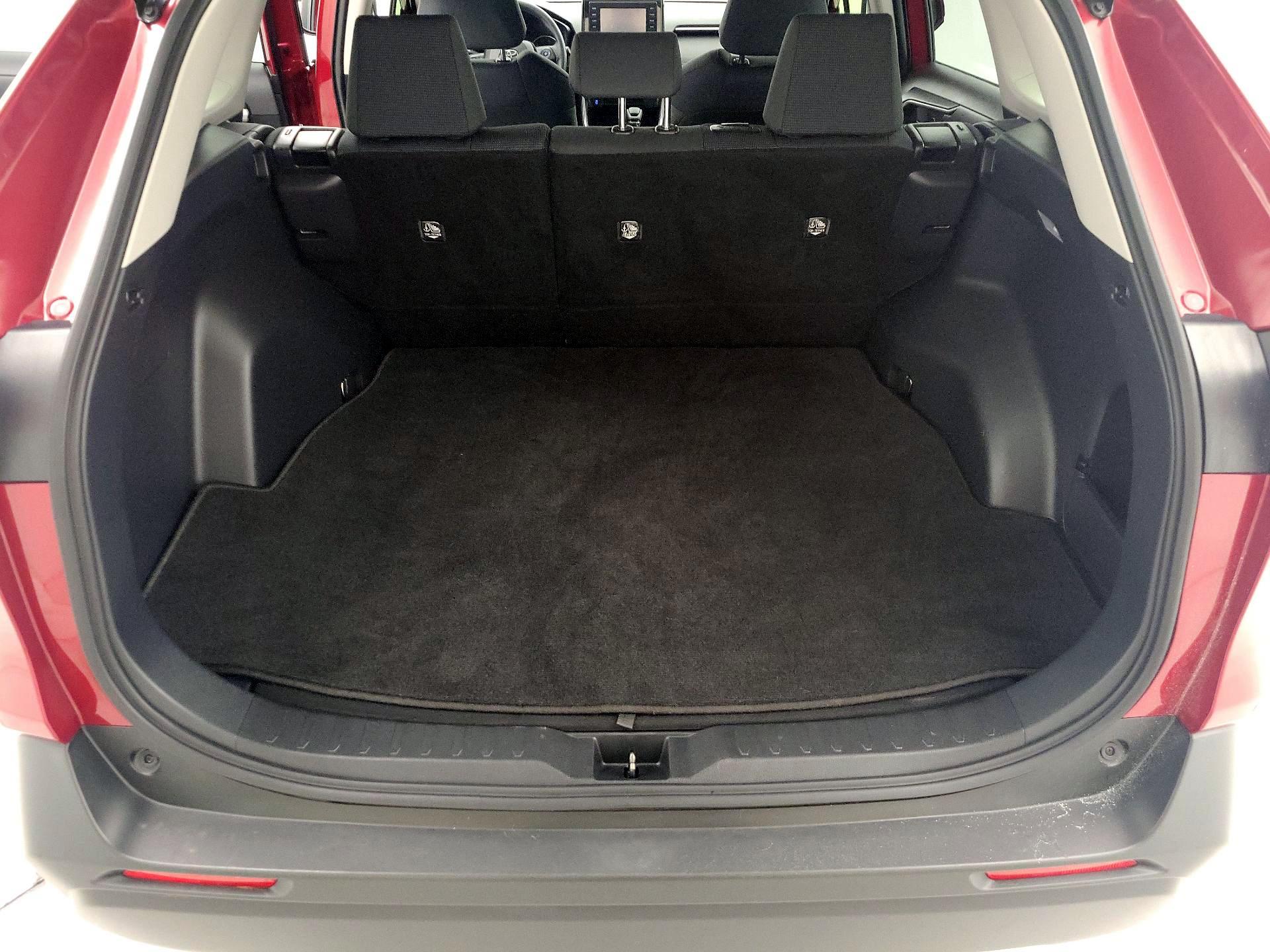 Thumbnail: 2020 Toyota RAV4 - 20