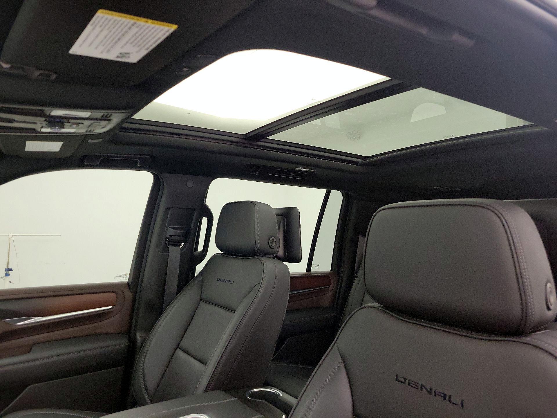 Thumbnail: 2021 GMC Yukon XL - 19