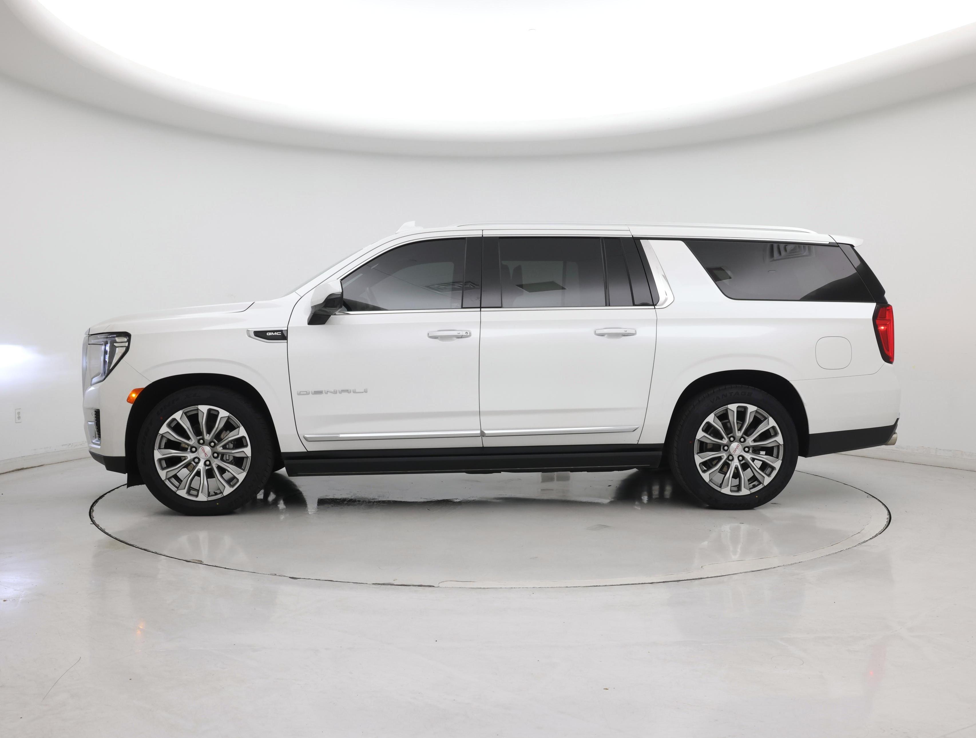 Thumbnail: 2021 GMC Yukon XL - 3