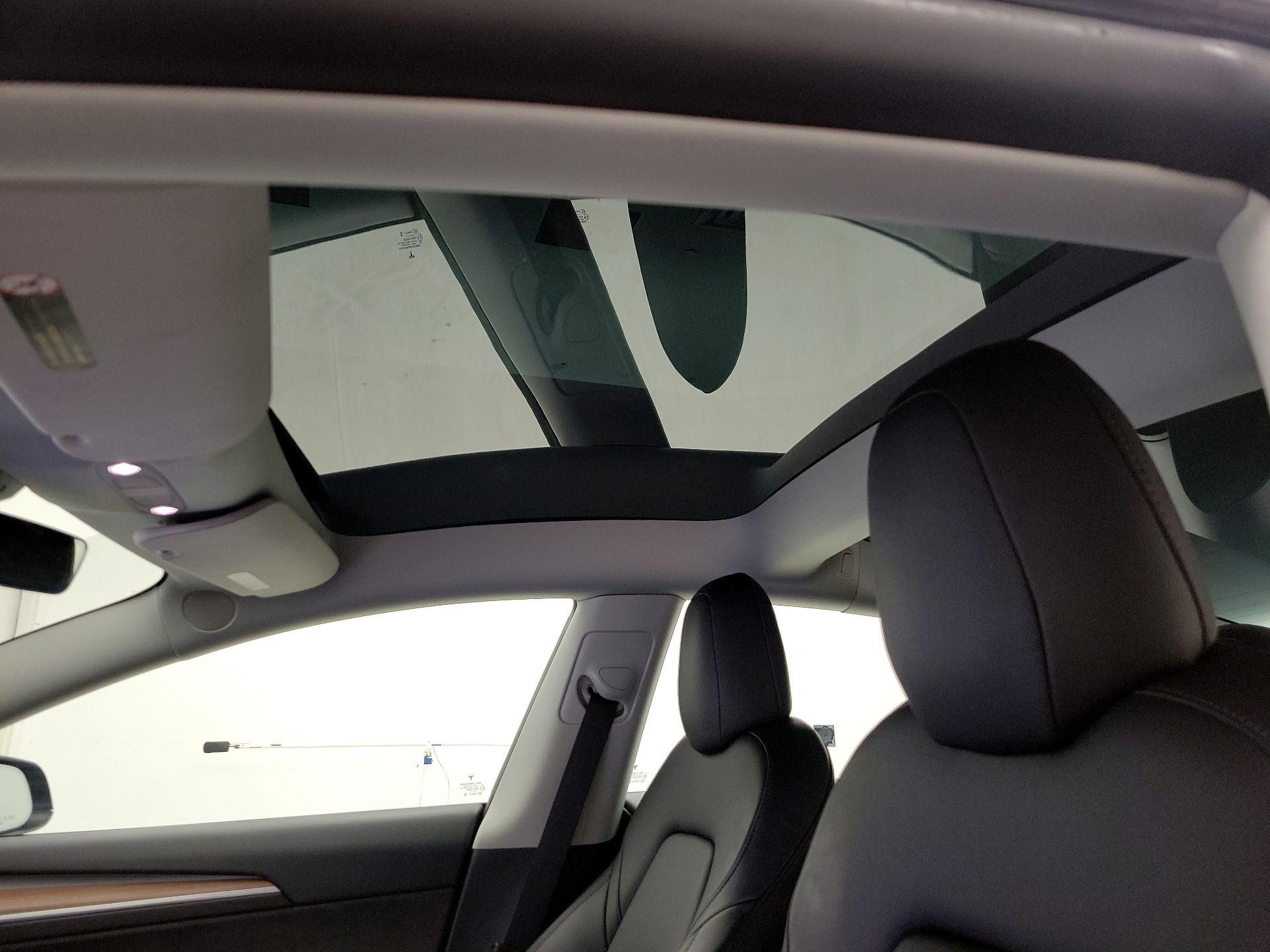 Thumbnail: 2022 Tesla Model 3 - 19