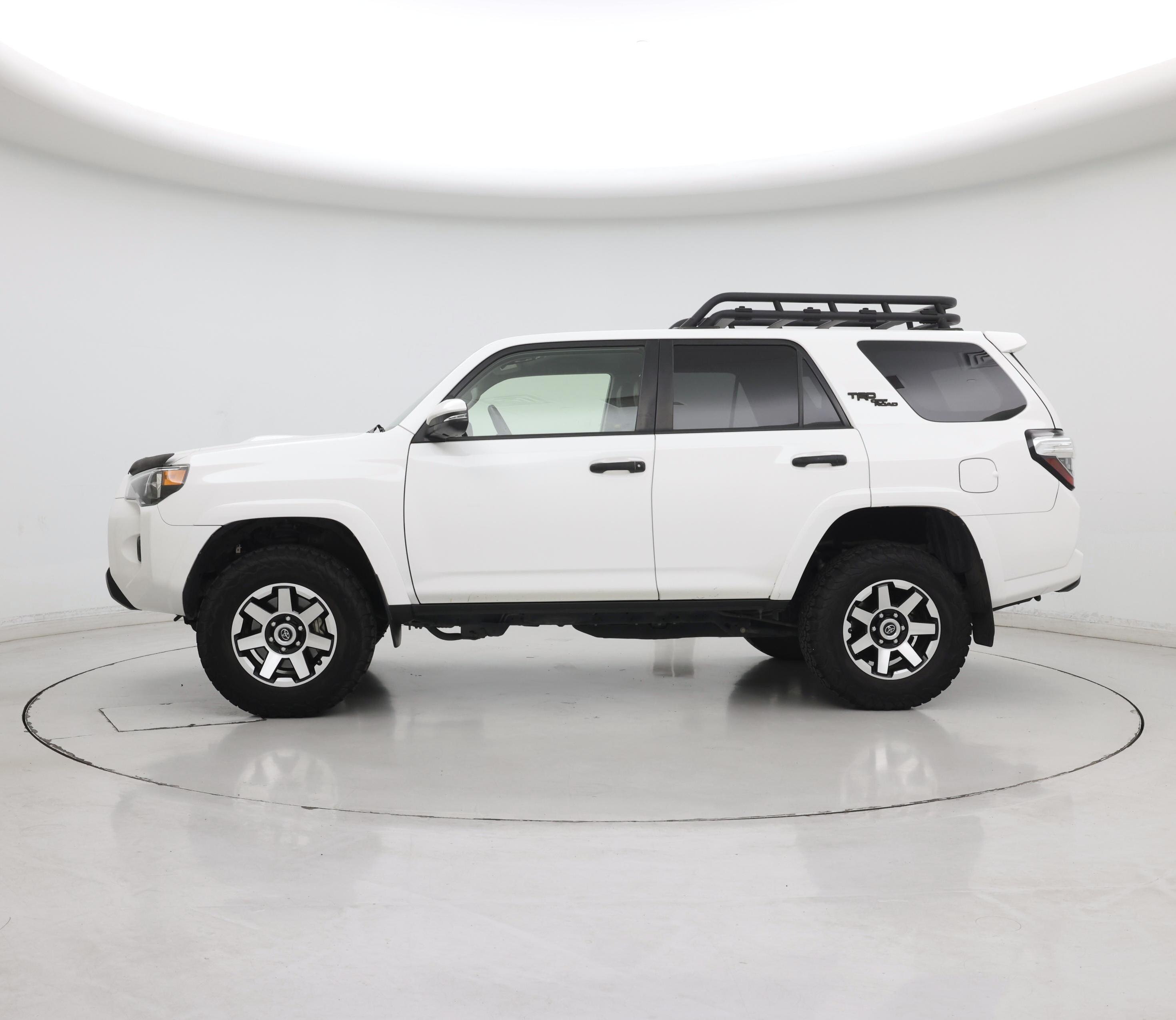 Thumbnail: 2019 Toyota 4Runner - 3