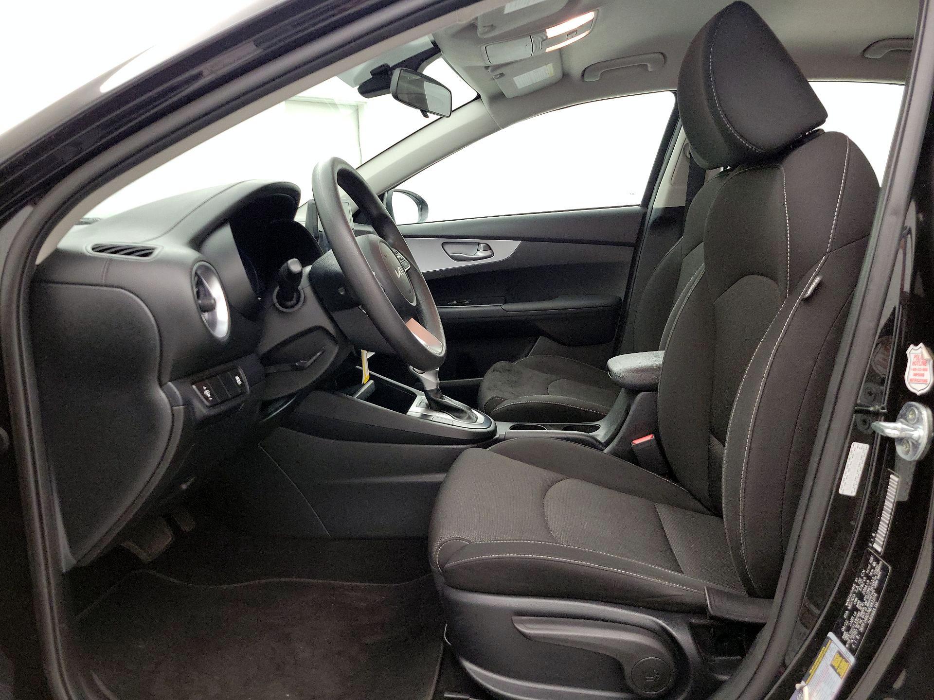 Thumbnail: 2022 Kia Forte - 11