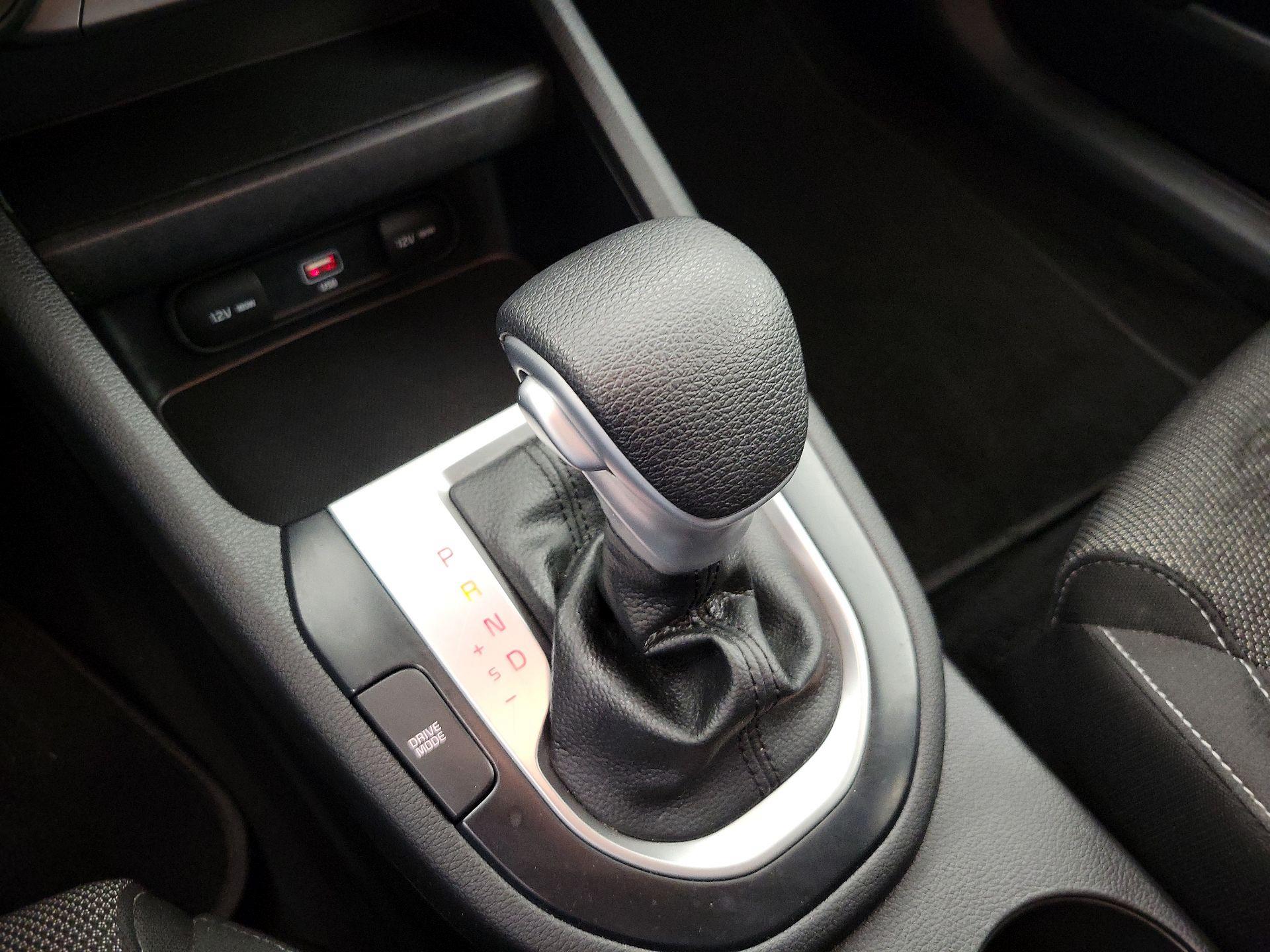 Thumbnail: 2022 Kia Forte - 16