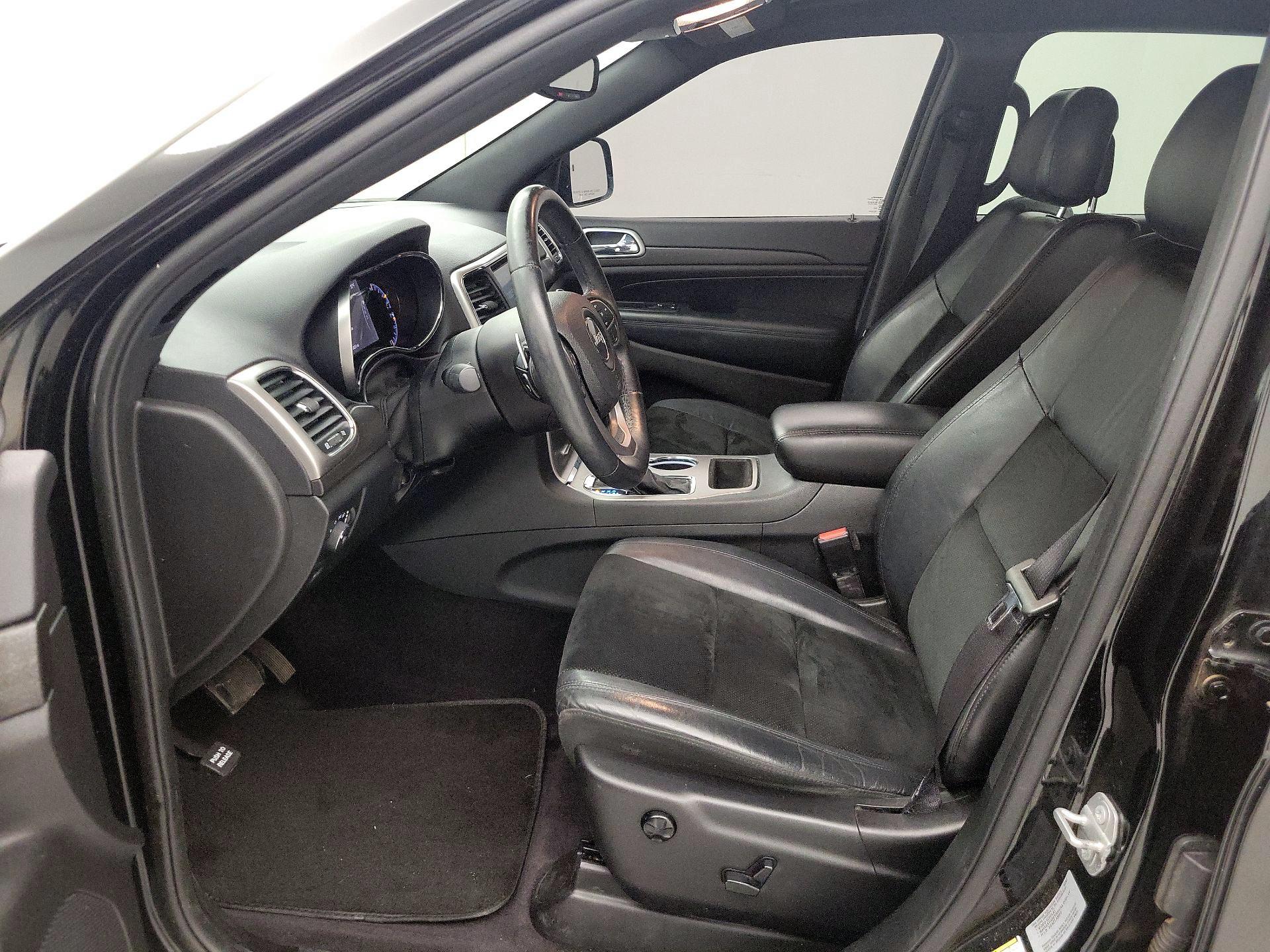 Thumbnail: 2017 Jeep Grand Cherokee - 11