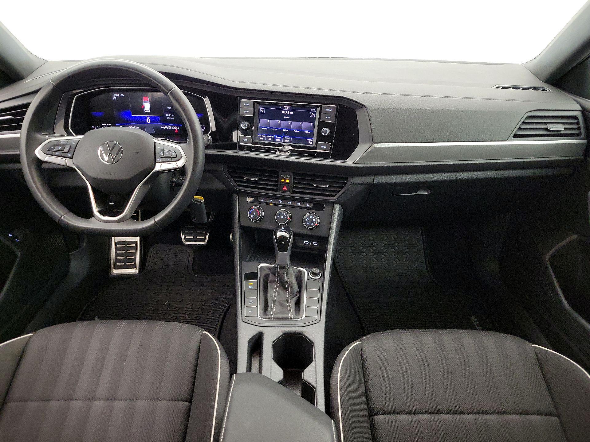 Thumbnail: 2024 Volkswagen Jetta - 9