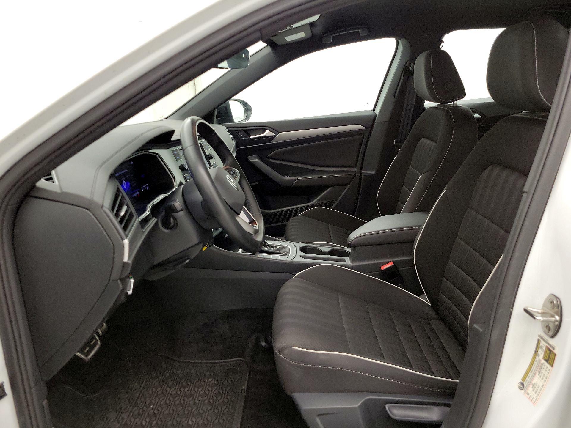 Thumbnail: 2024 Volkswagen Jetta - 11