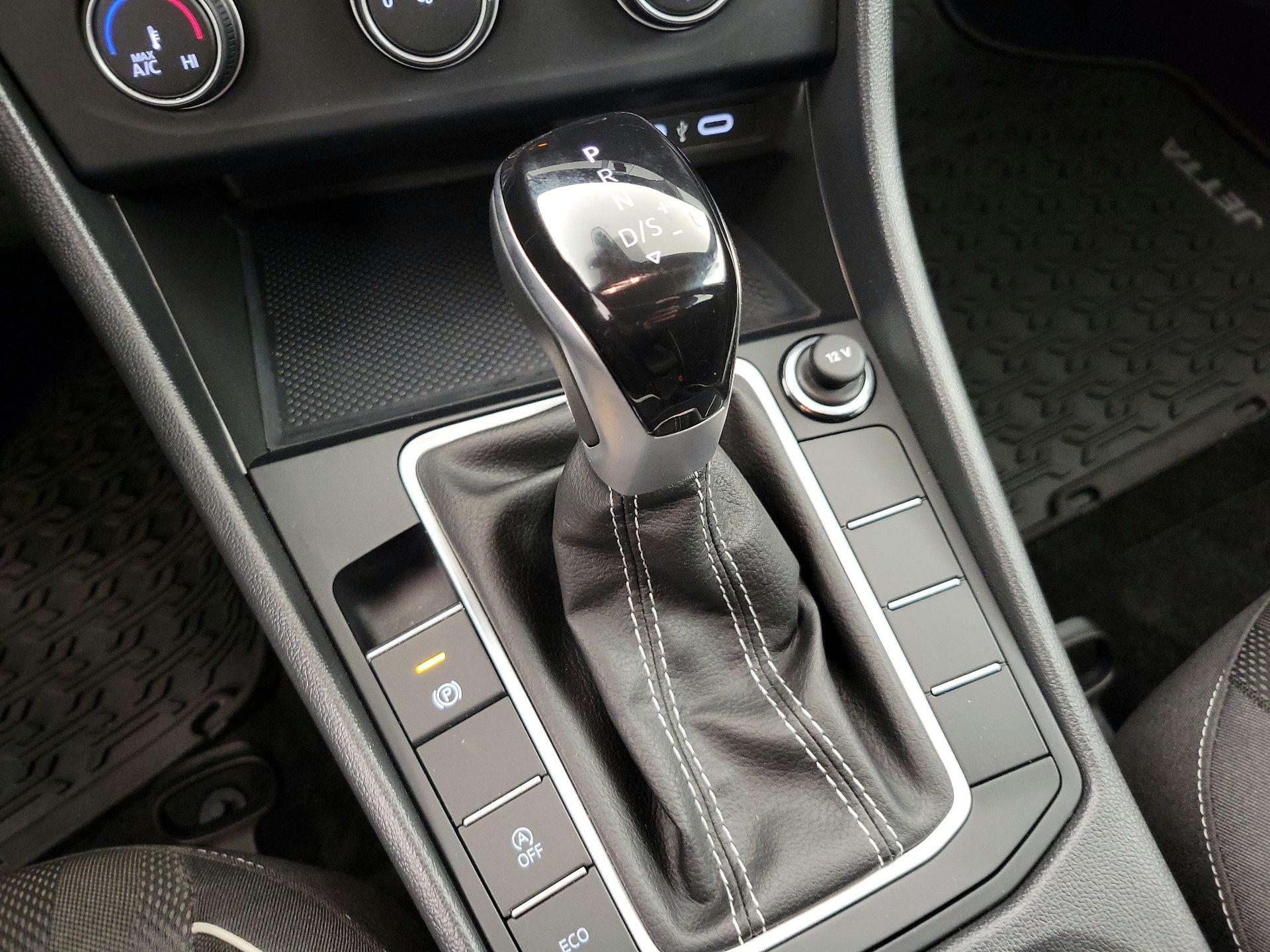 Thumbnail: 2024 Volkswagen Jetta - 17