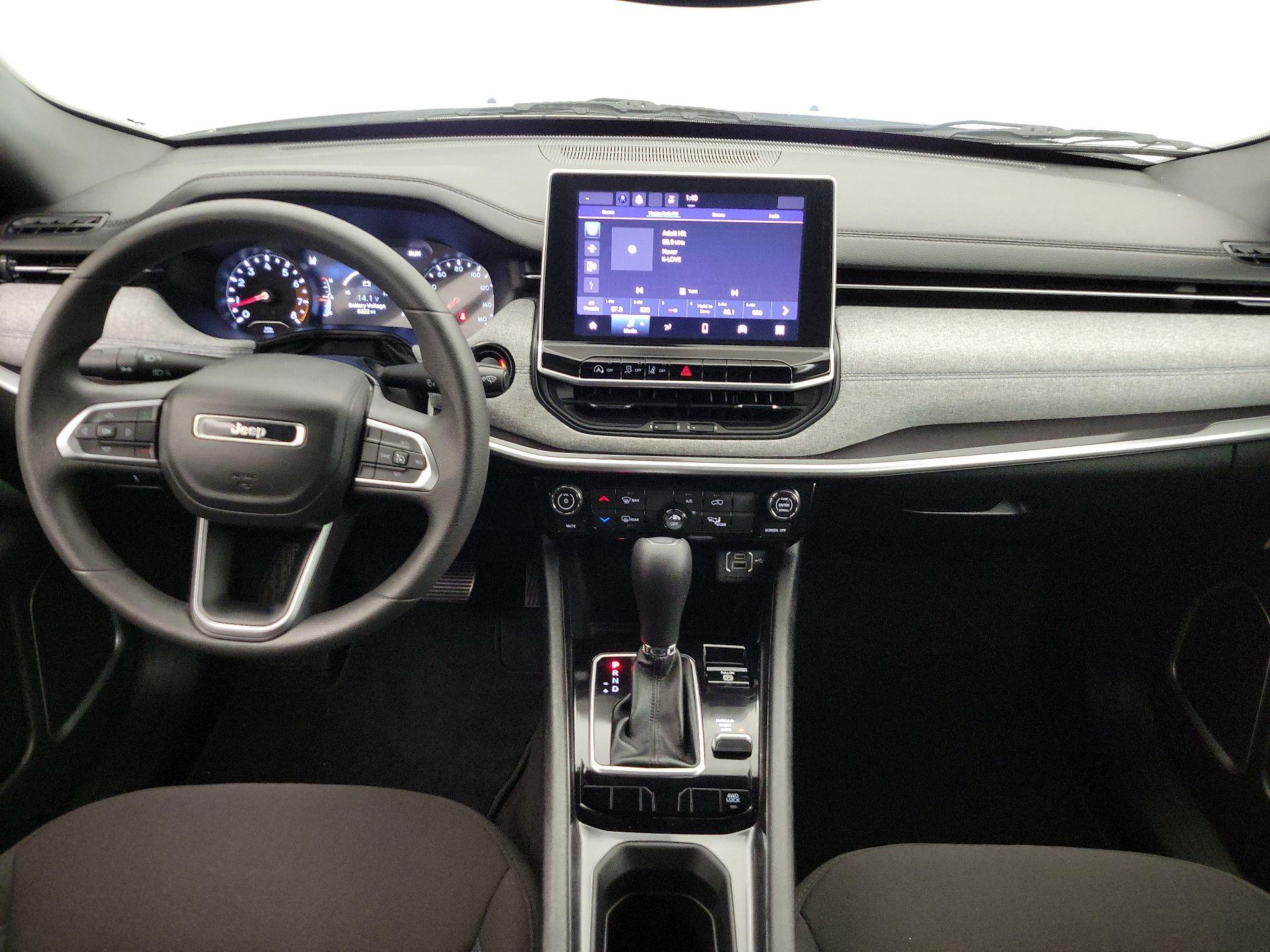 Thumbnail: 2023 Jeep Compass - 9