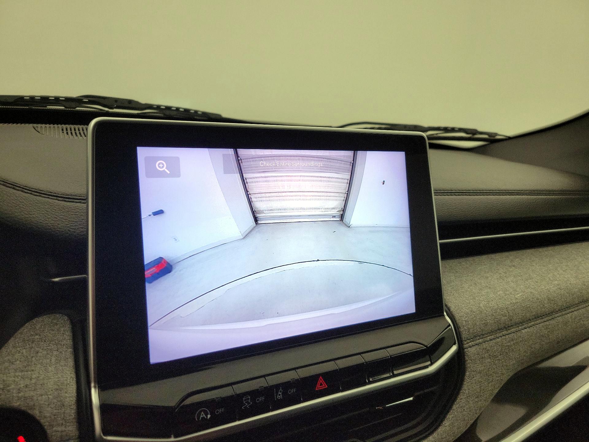 Thumbnail: 2023 Jeep Compass - 14