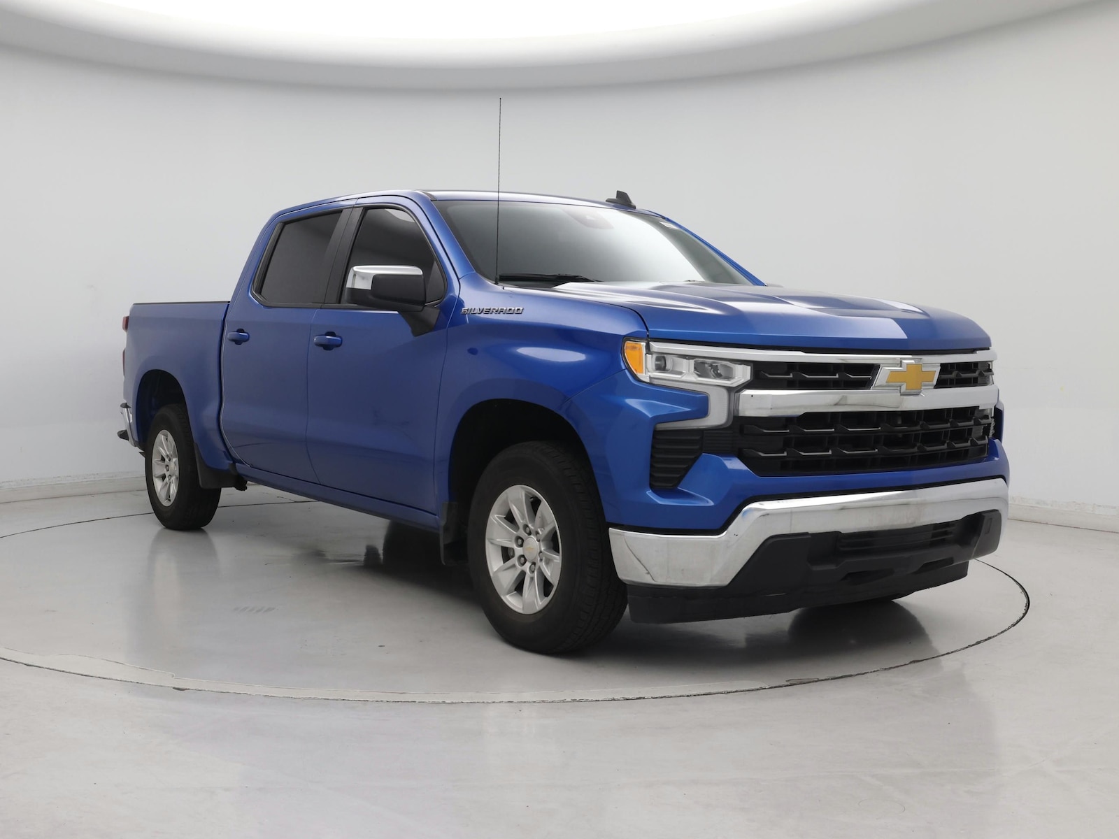 2022 Chevrolet Silverado 1500 LT - Photo 2