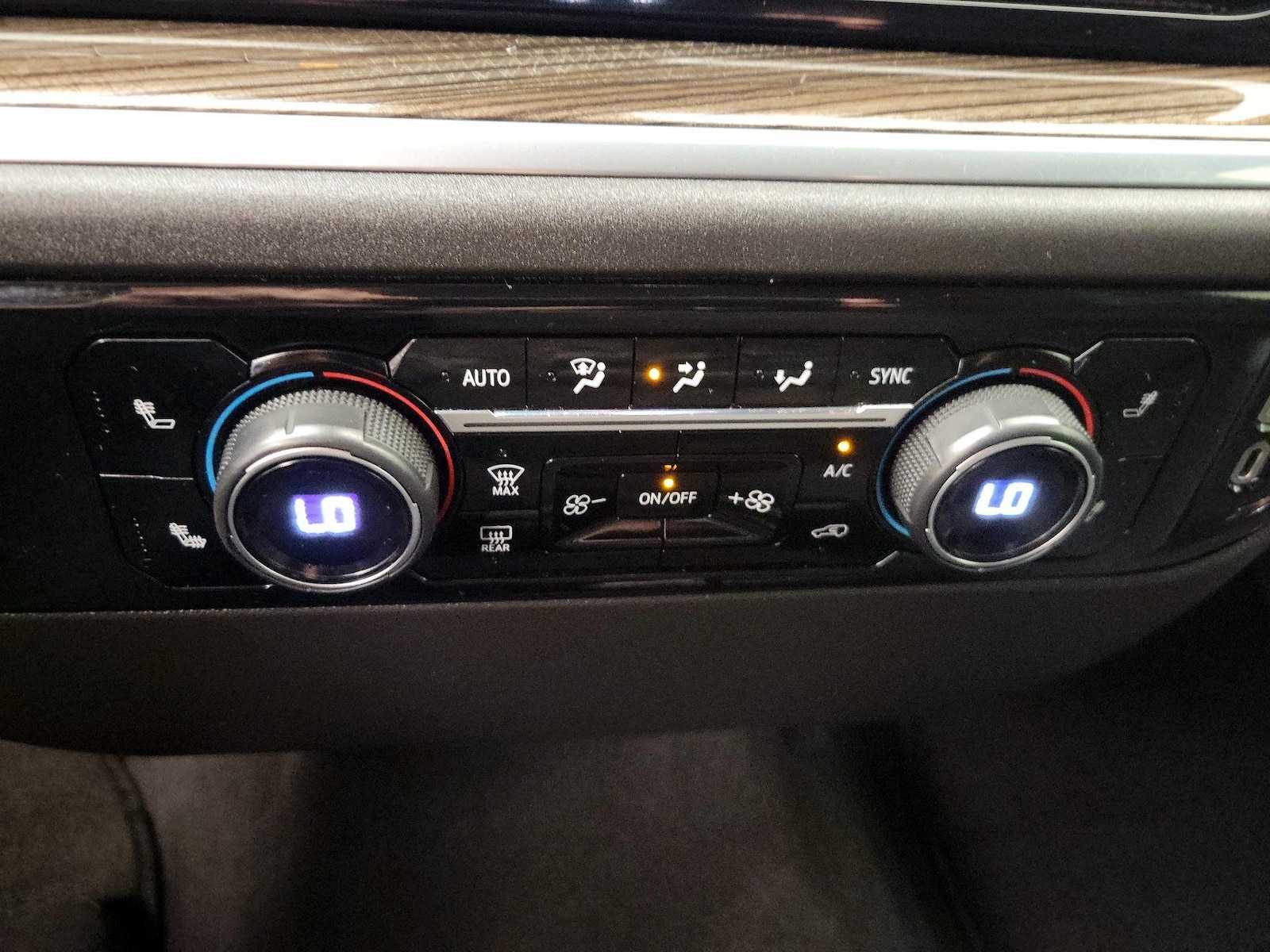 2022 Chevrolet Silverado 1500 LT - Photo 17