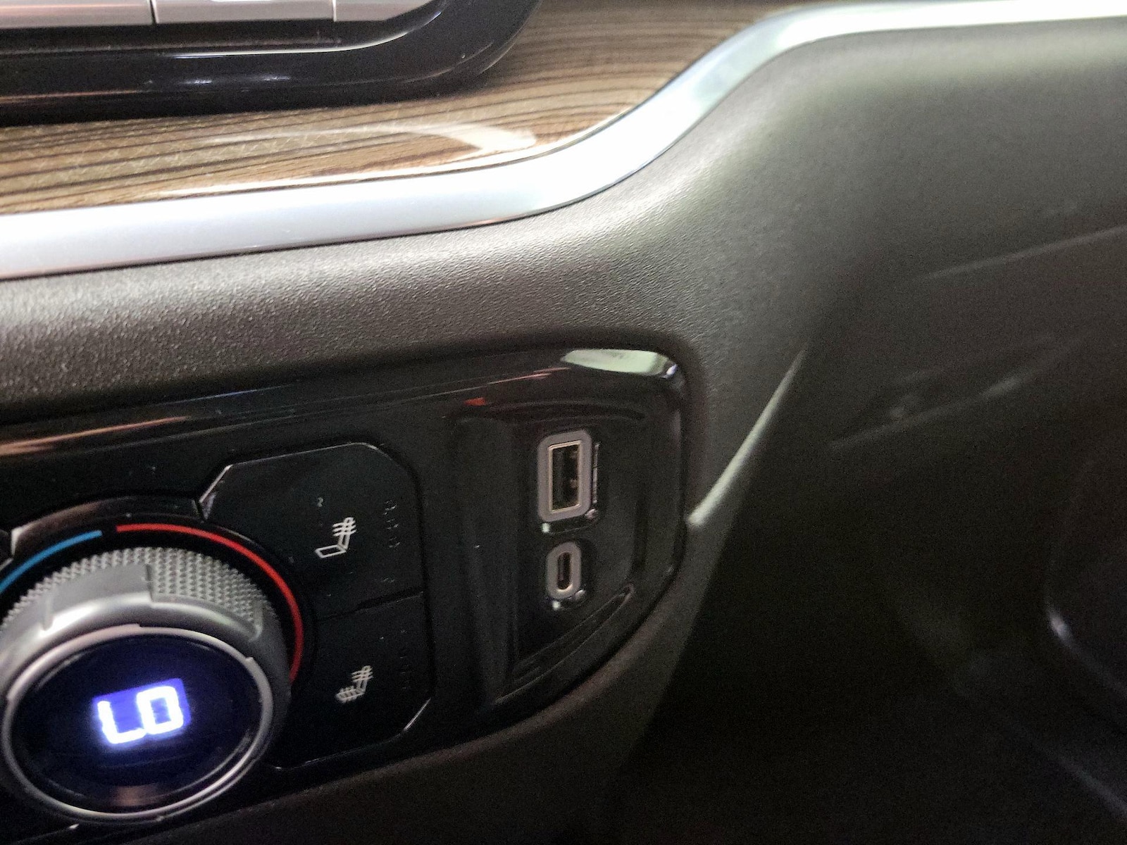 2022 Chevrolet Silverado 1500 LT - Photo 19