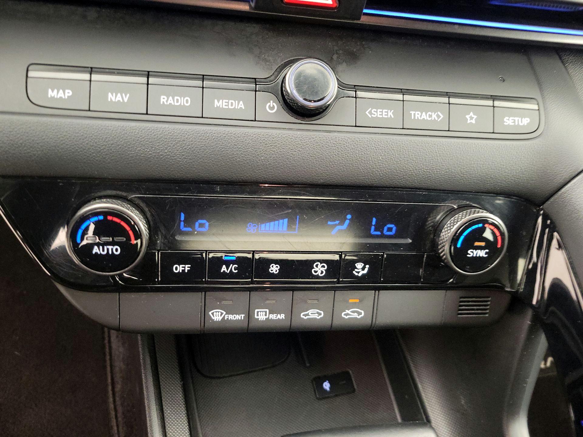 Thumbnail: 2025 Hyundai Elantra - 17