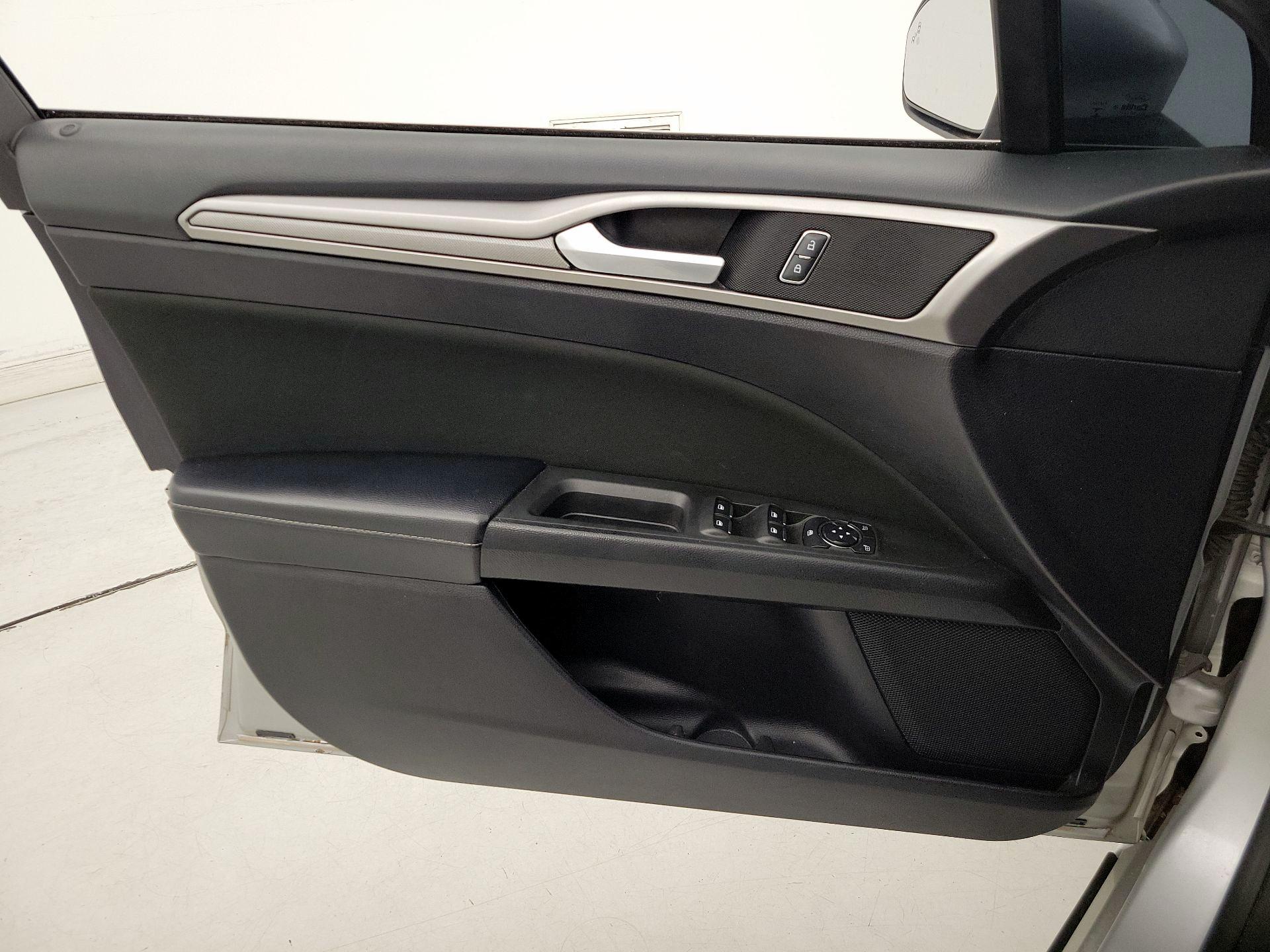 Thumbnail: 2019 Ford Fusion - 12