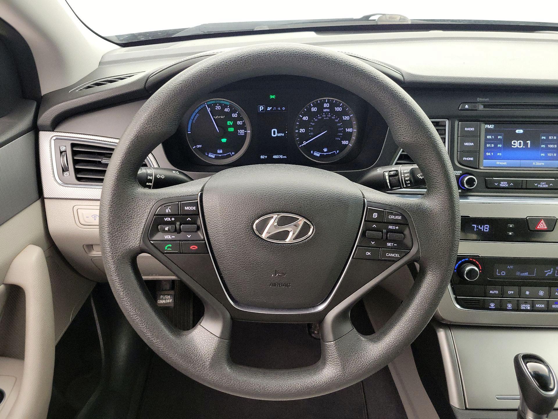 Thumbnail: 2016 Hyundai Sonata - 10