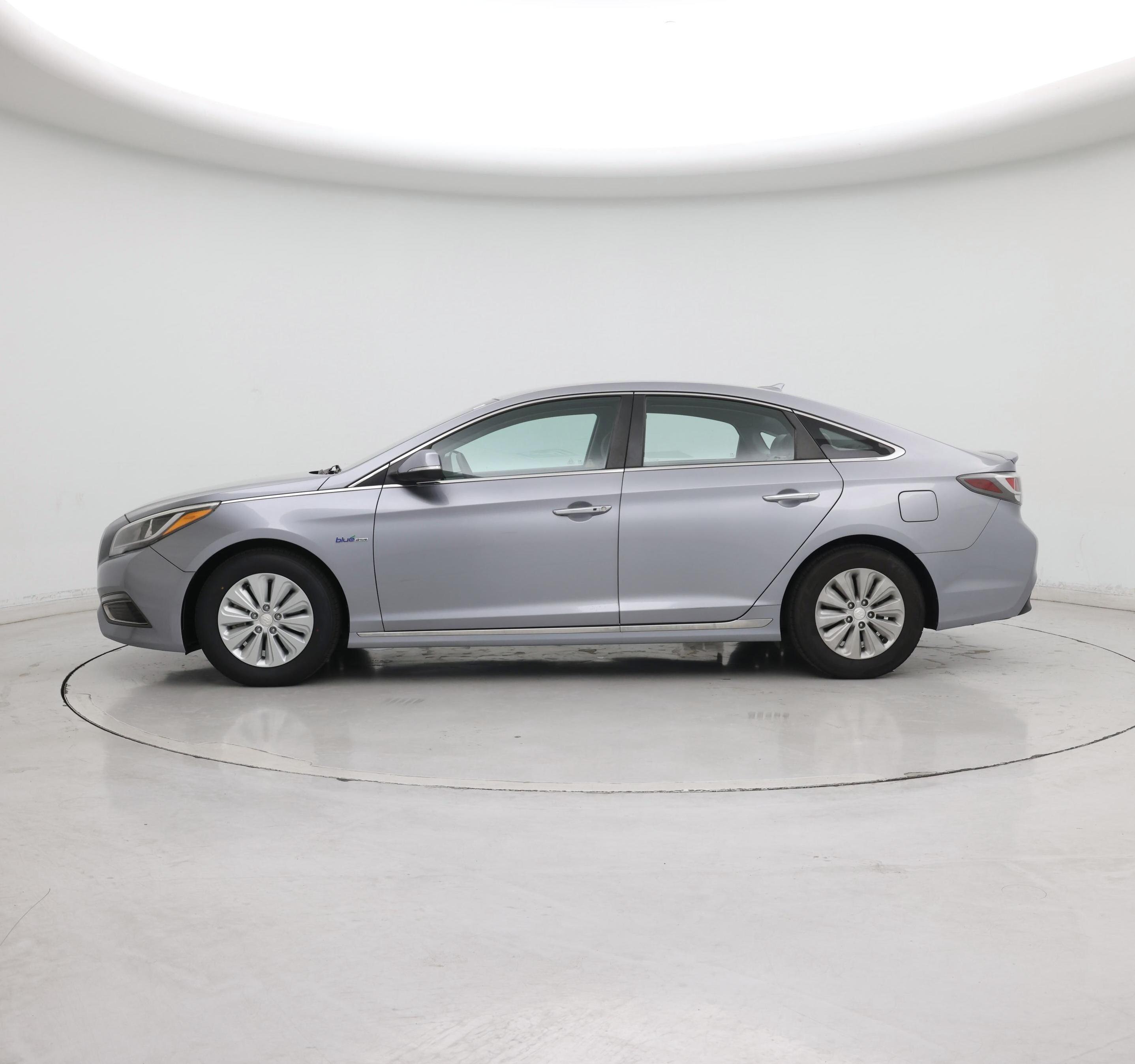 Thumbnail: 2016 Hyundai Sonata - 3