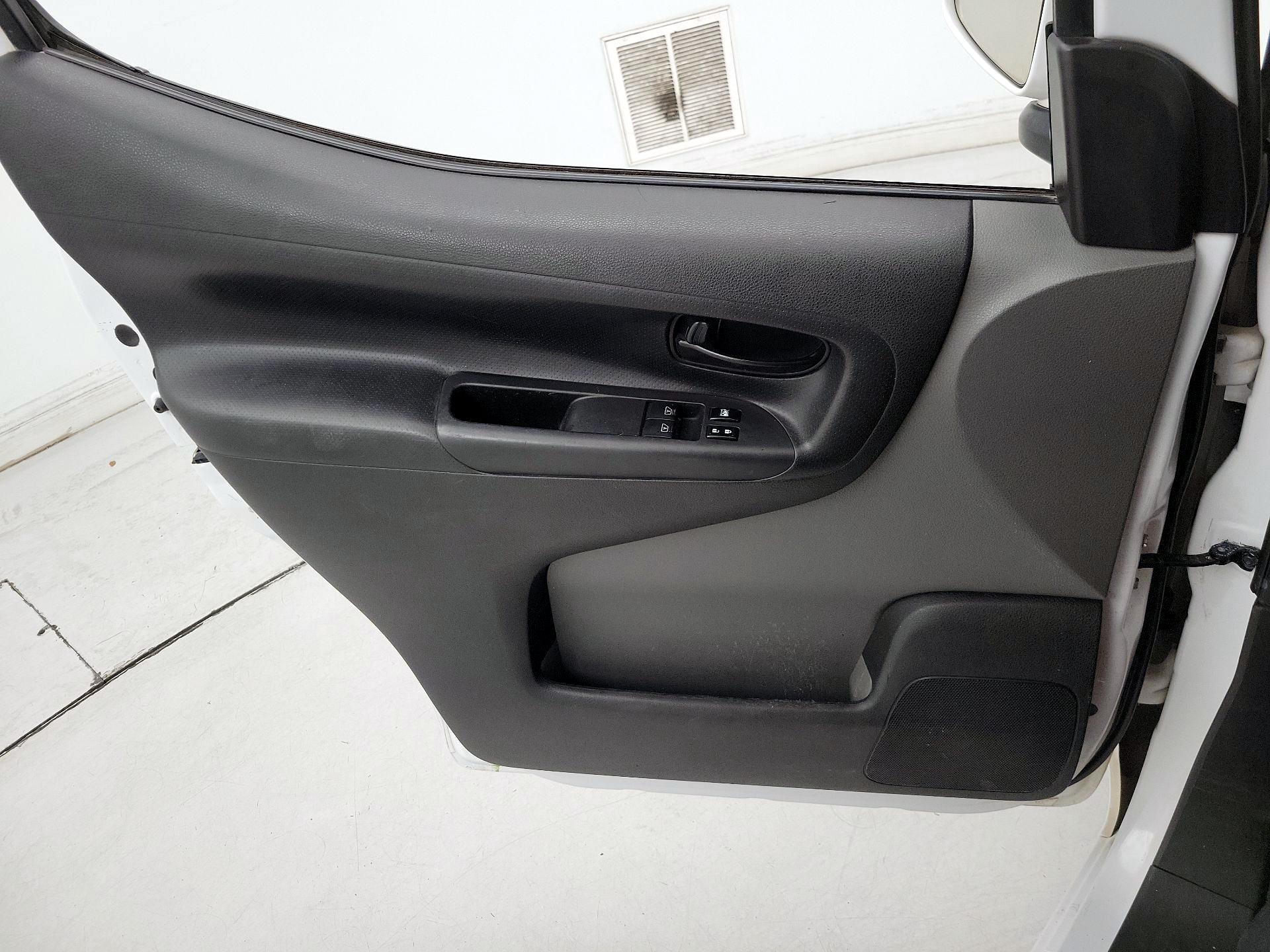 Thumbnail: 2020 Nissan NV200 - 12