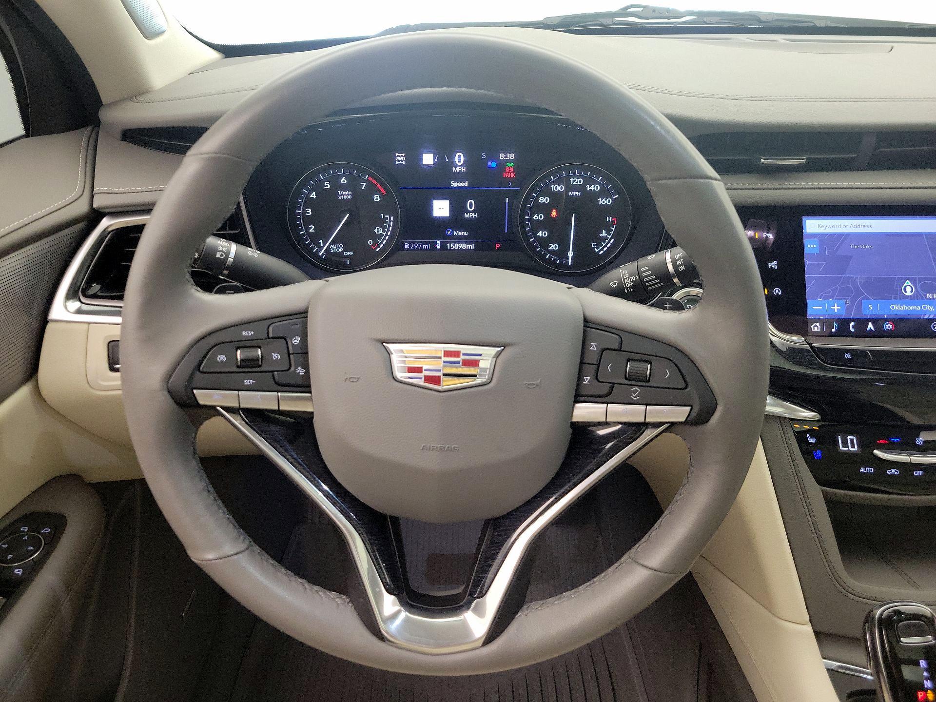 Thumbnail: 2023 Cadillac XT6 - 10