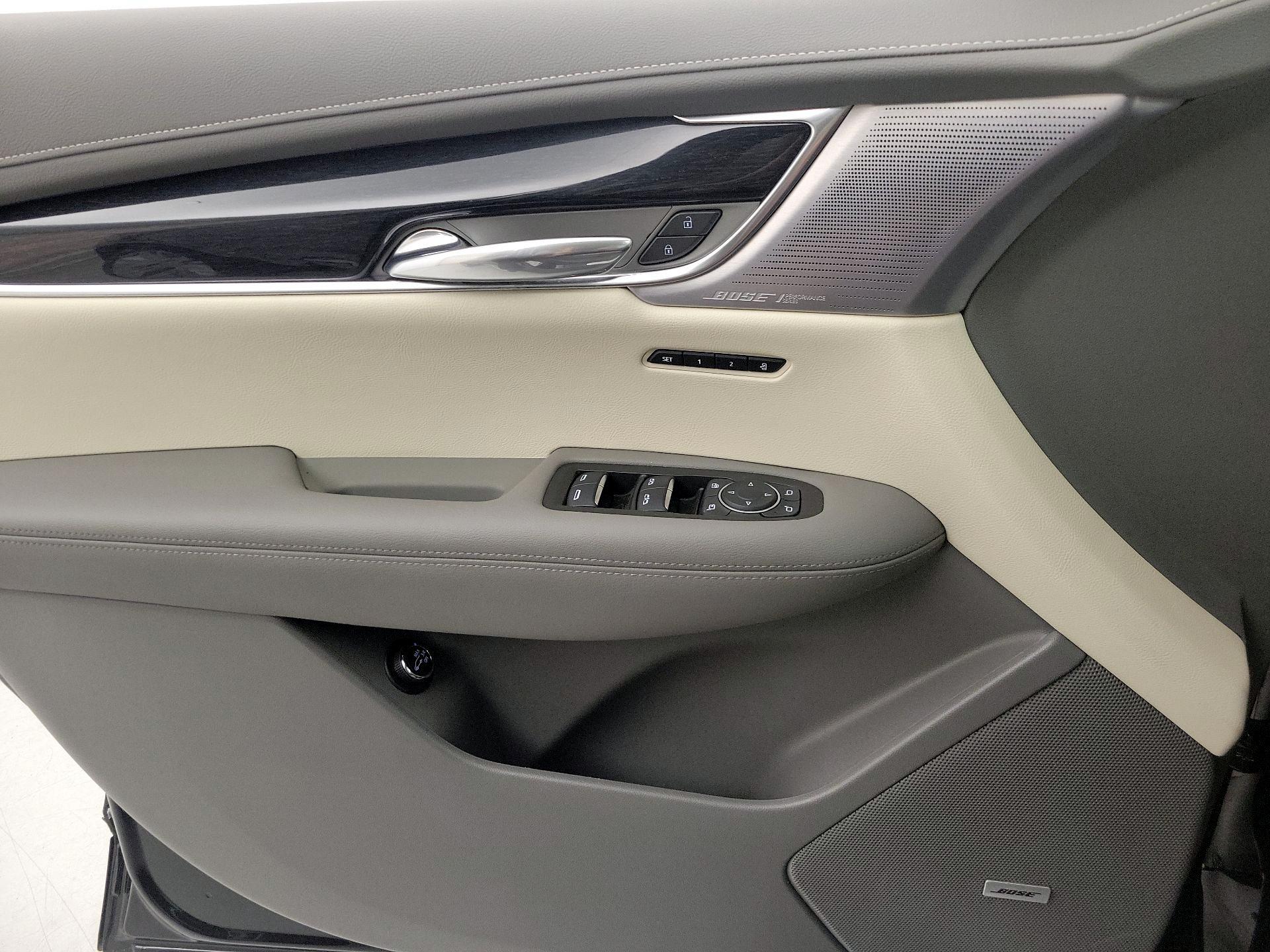 Thumbnail: 2023 Cadillac XT6 - 12