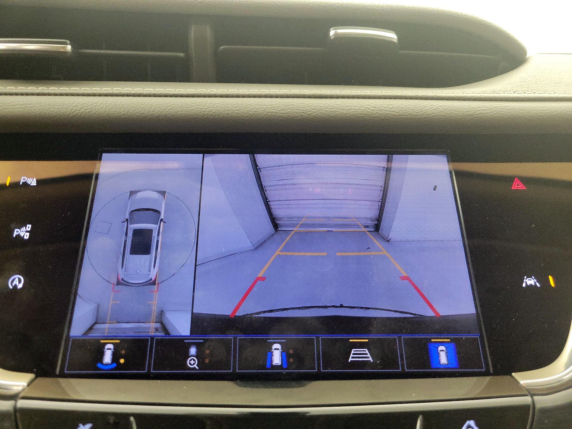 Thumbnail: 2023 Cadillac XT6 - 15