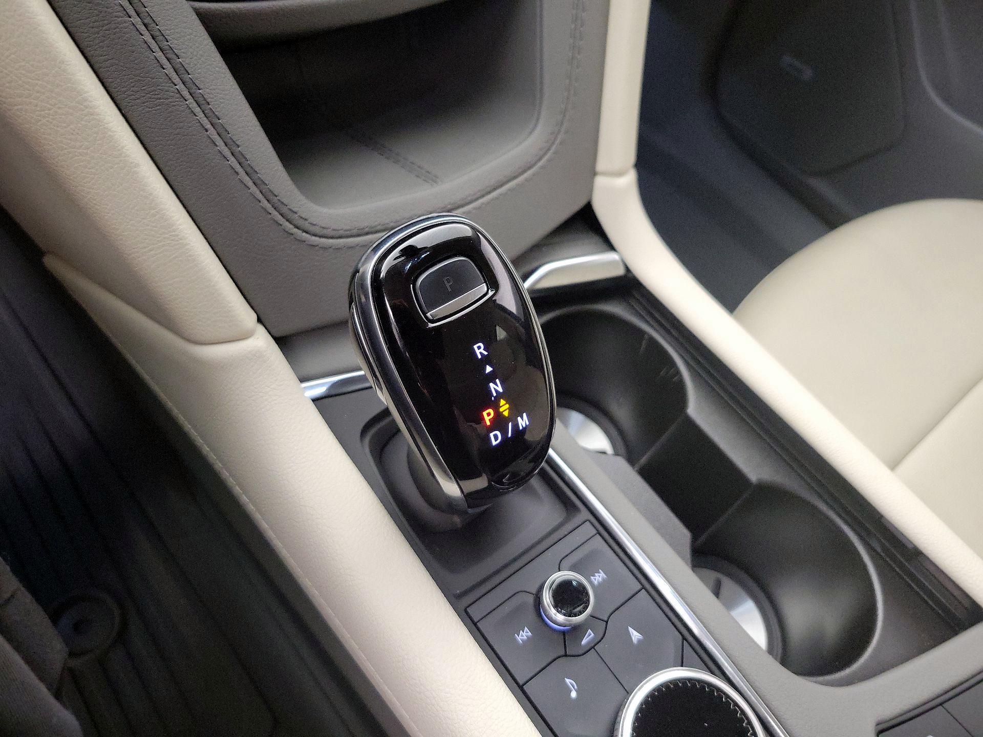 Thumbnail: 2023 Cadillac XT6 - 18