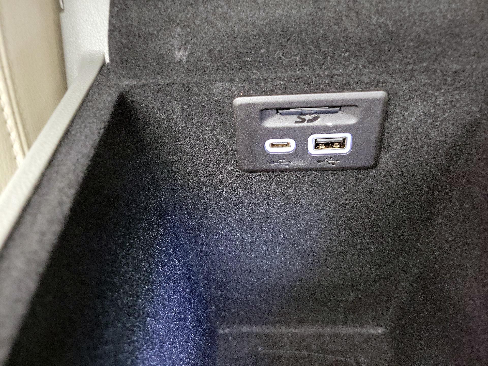 Thumbnail: 2023 Cadillac XT6 - 19