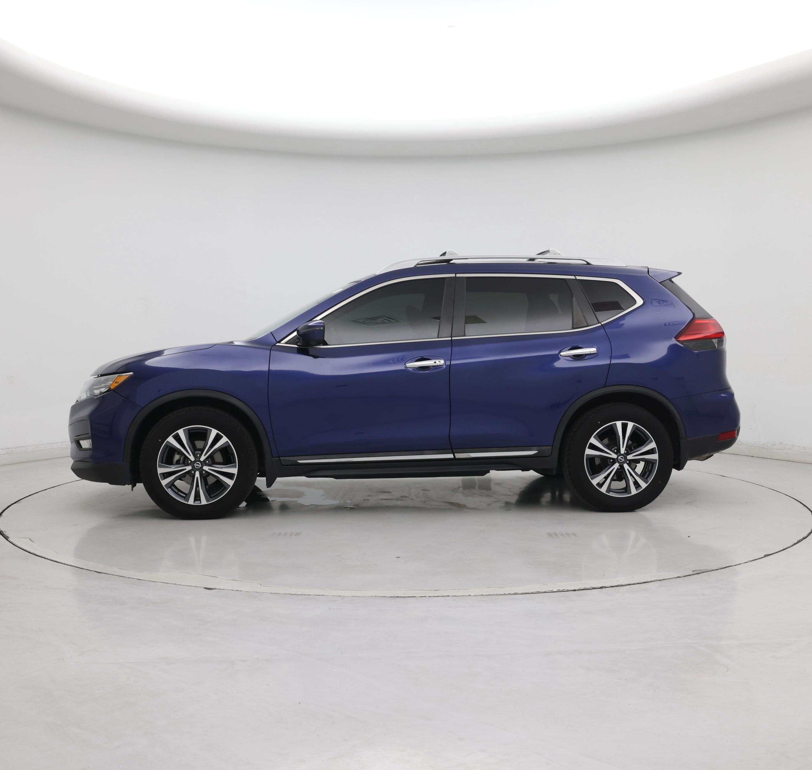 Thumbnail: 2017 Nissan Rogue - 3